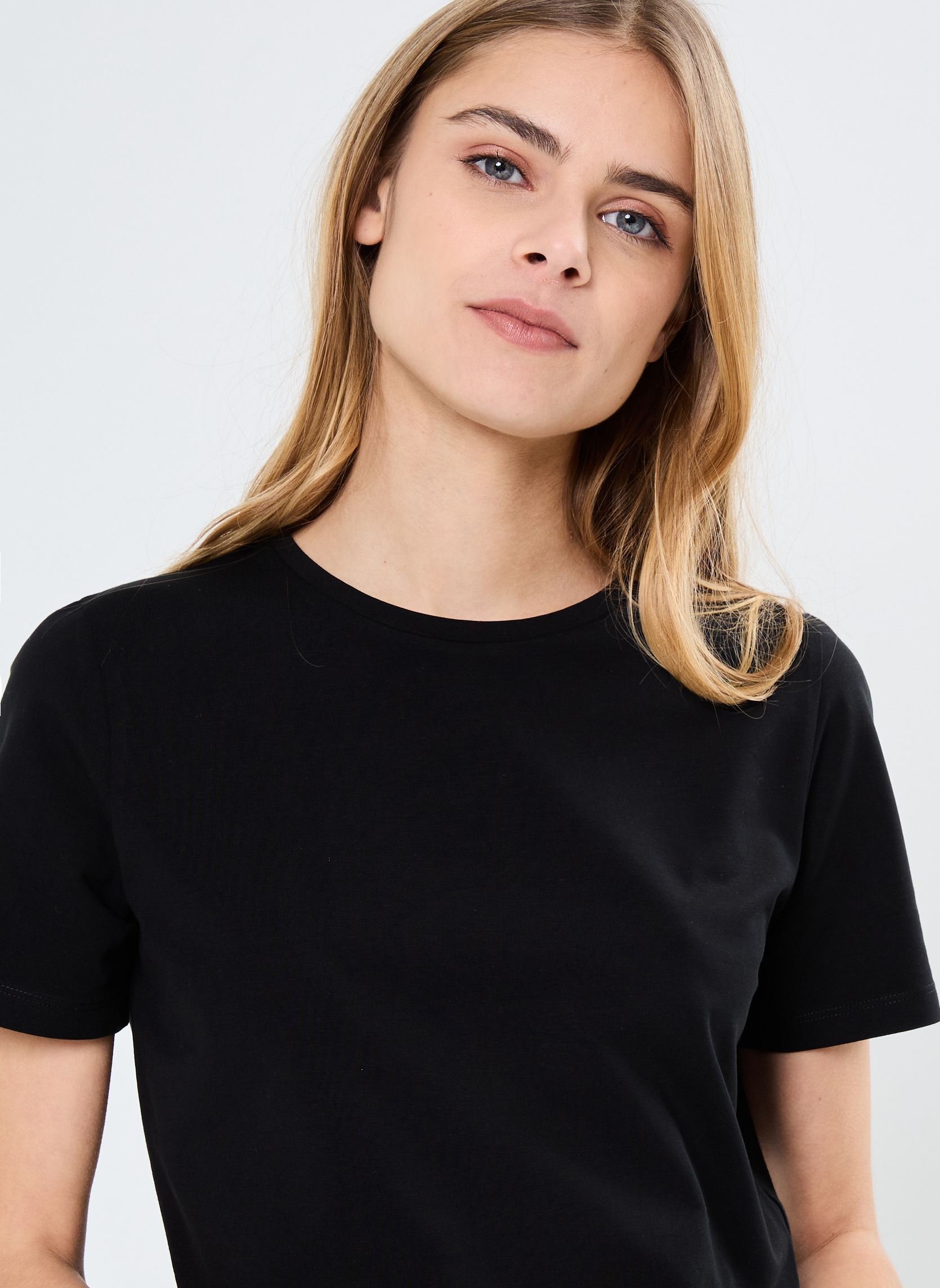 Tee-shirts T-SHIRT-COURT femme noir MADE BY Tee-shirts T-SHIRT-COURT femme noir JET BLACK