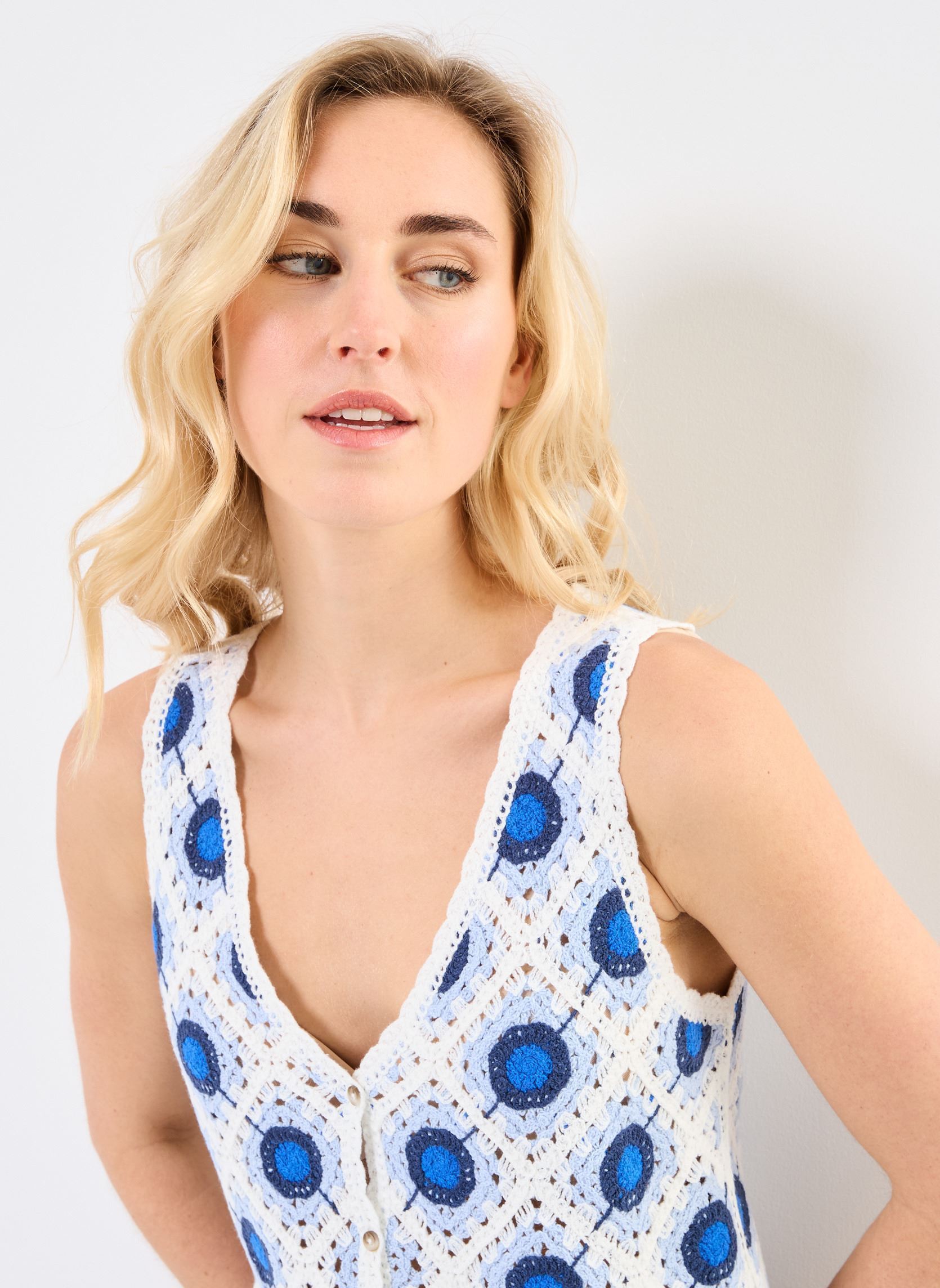 Chalecos MON-GILET CROCHET mujer azul Georgia Rose Chalecos MON-GILET CROCHET mujer azul FROZEN FJORD