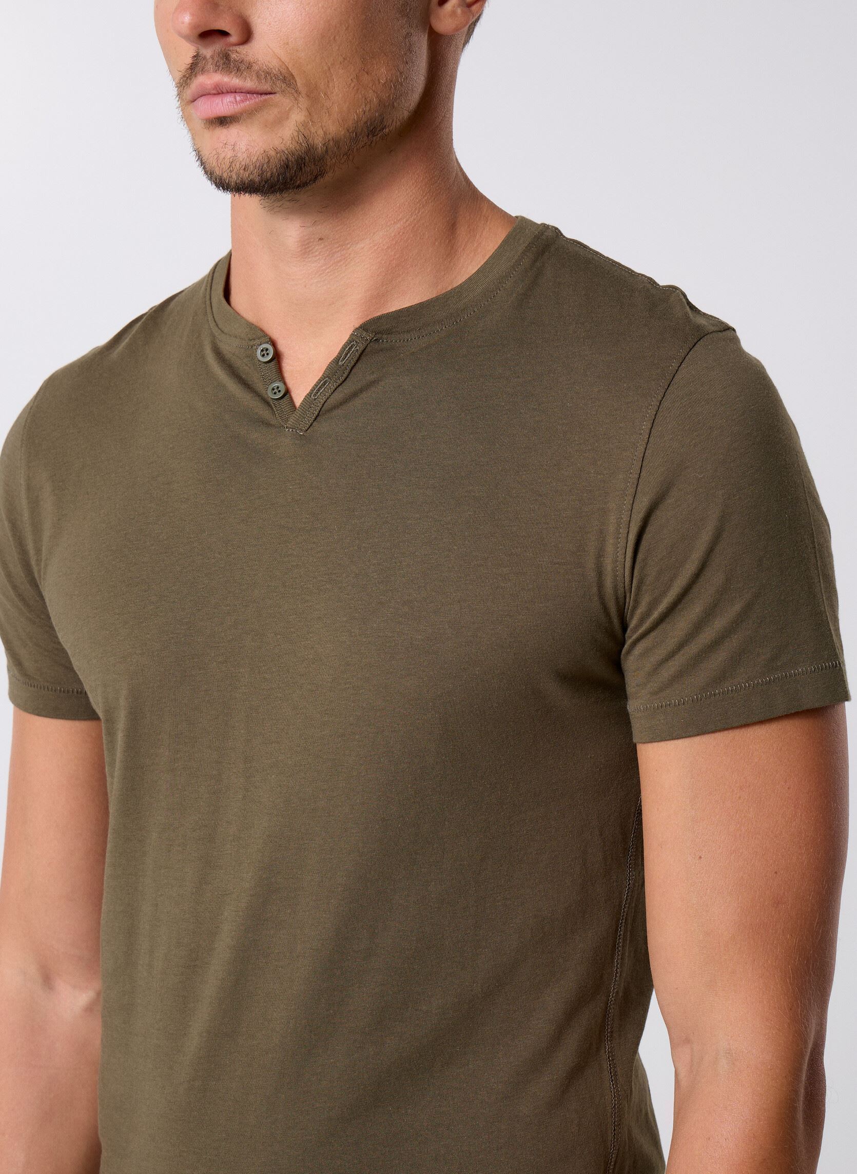 Kurzarm-T-Shirts T-SHIRT TUNISIEN herren grün MADE BY Kurzarm-T-Shirts T-SHIRT TUNISIEN herren grün Vert kaki