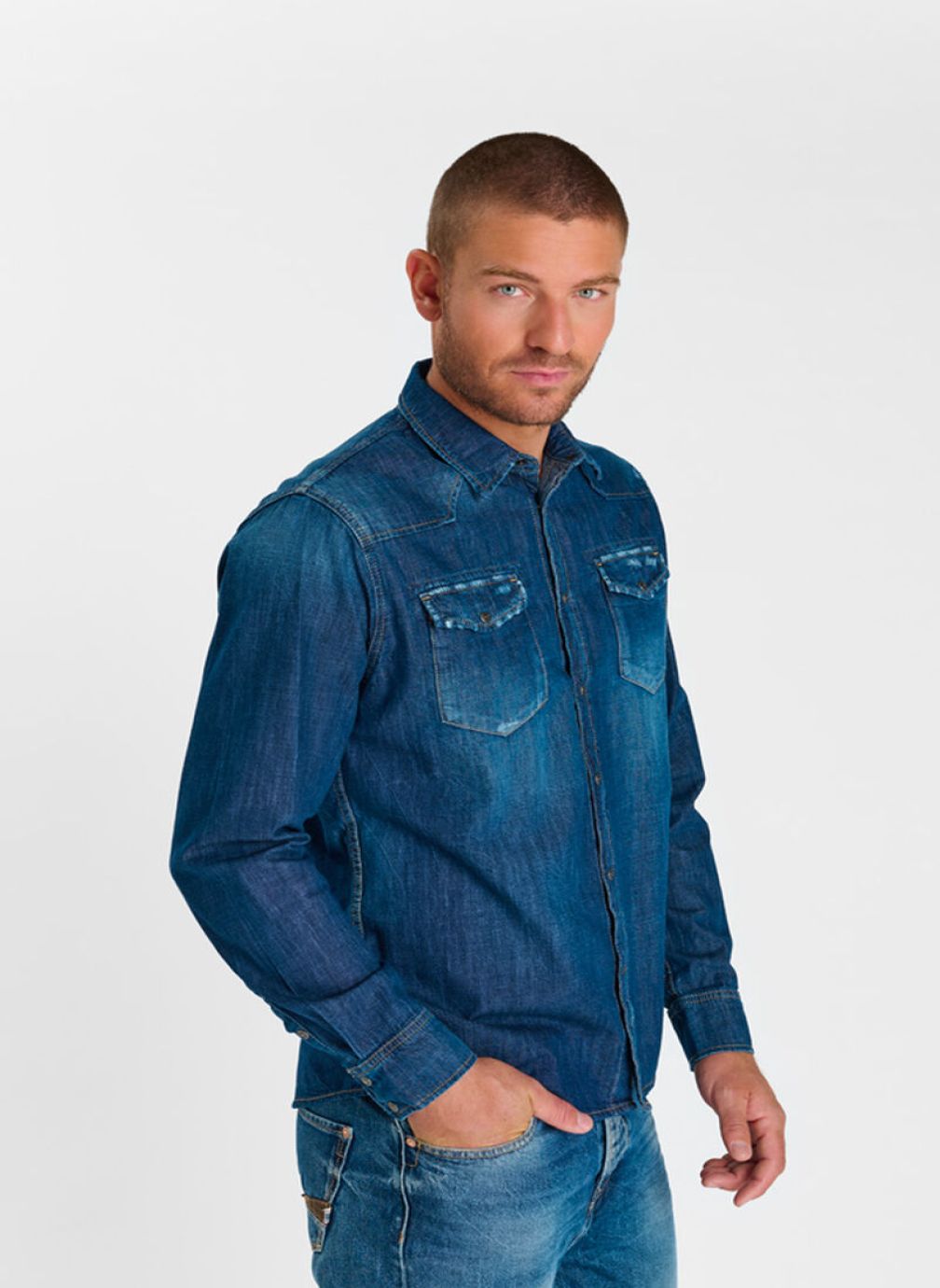 Chemises Chemise en jeans JUANITO Blue homme bleu Le temps des cerises Chemises Chemise en jeans JUANITO Blue homme bleu Bleu