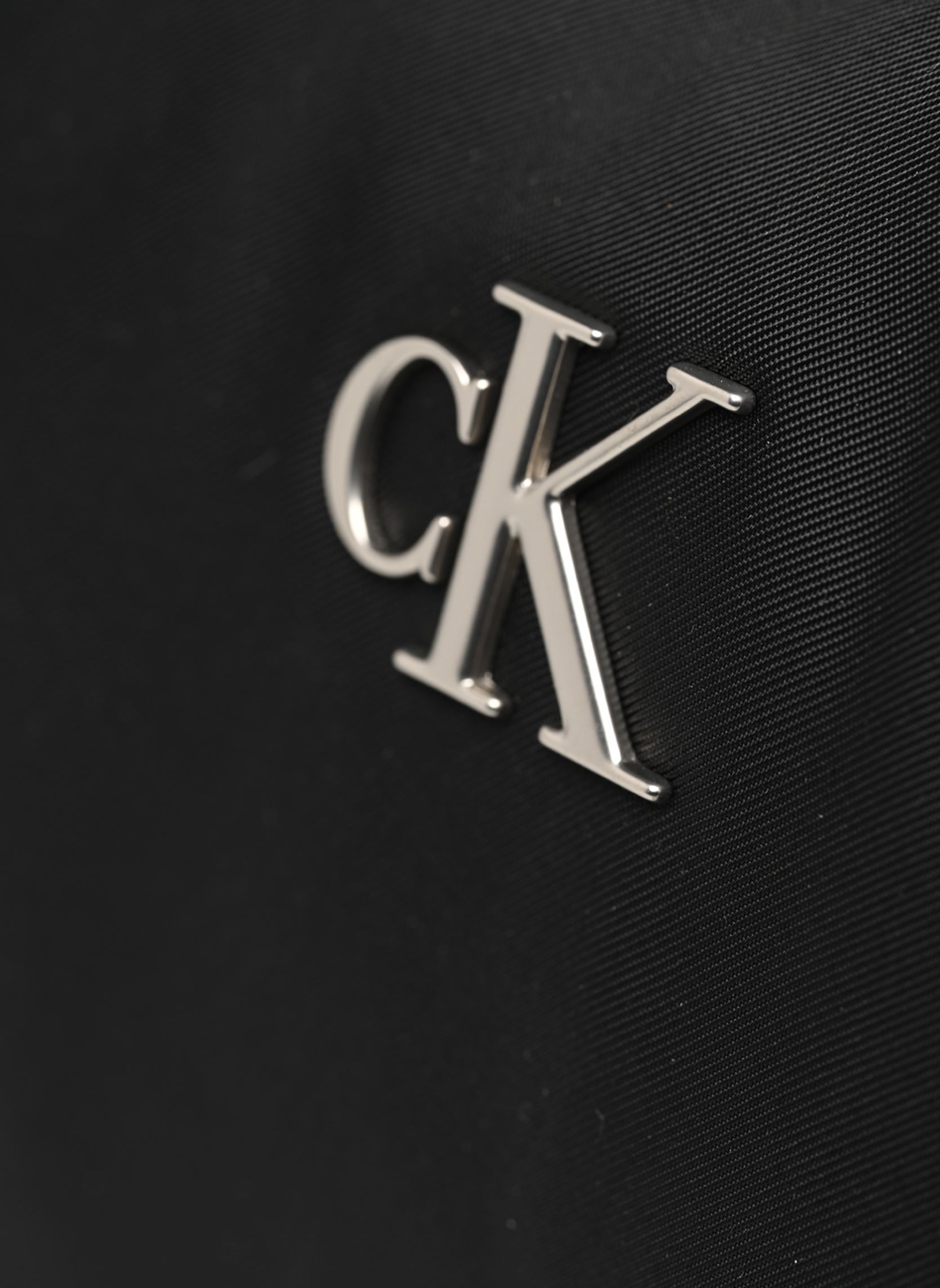 Borse a tracolla Sleek Nylon Shoulder donna nero Calvin Klein Borse a tracolla Sleek Nylon Shoulder donna nero BLACK