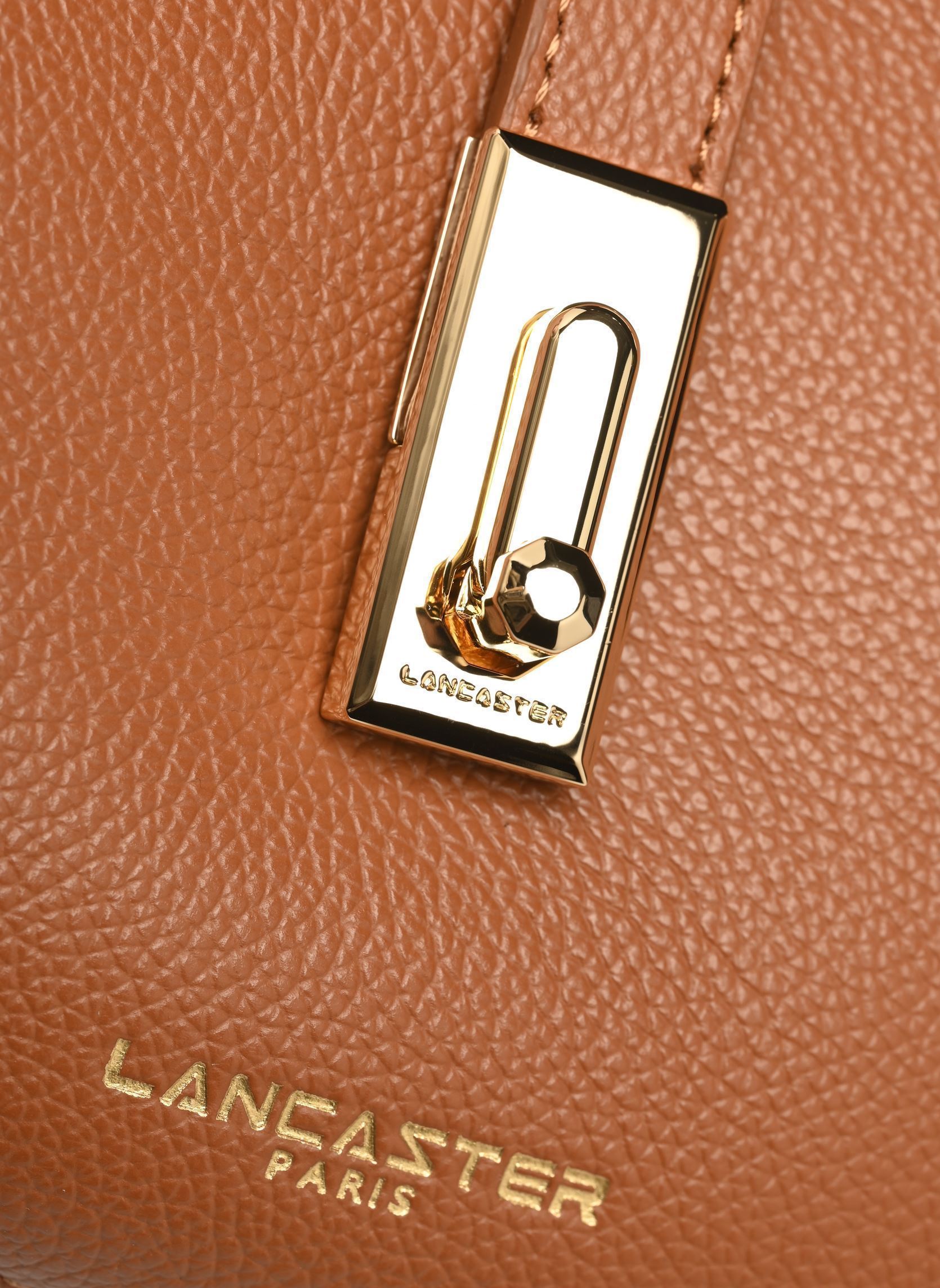 Sacs bandoulière Sac besace Zippée S Milano Horizon femme marron Lancaster Sacs bandoulière Sac besace Zippée S Milano Horizon femme marron CAMEL