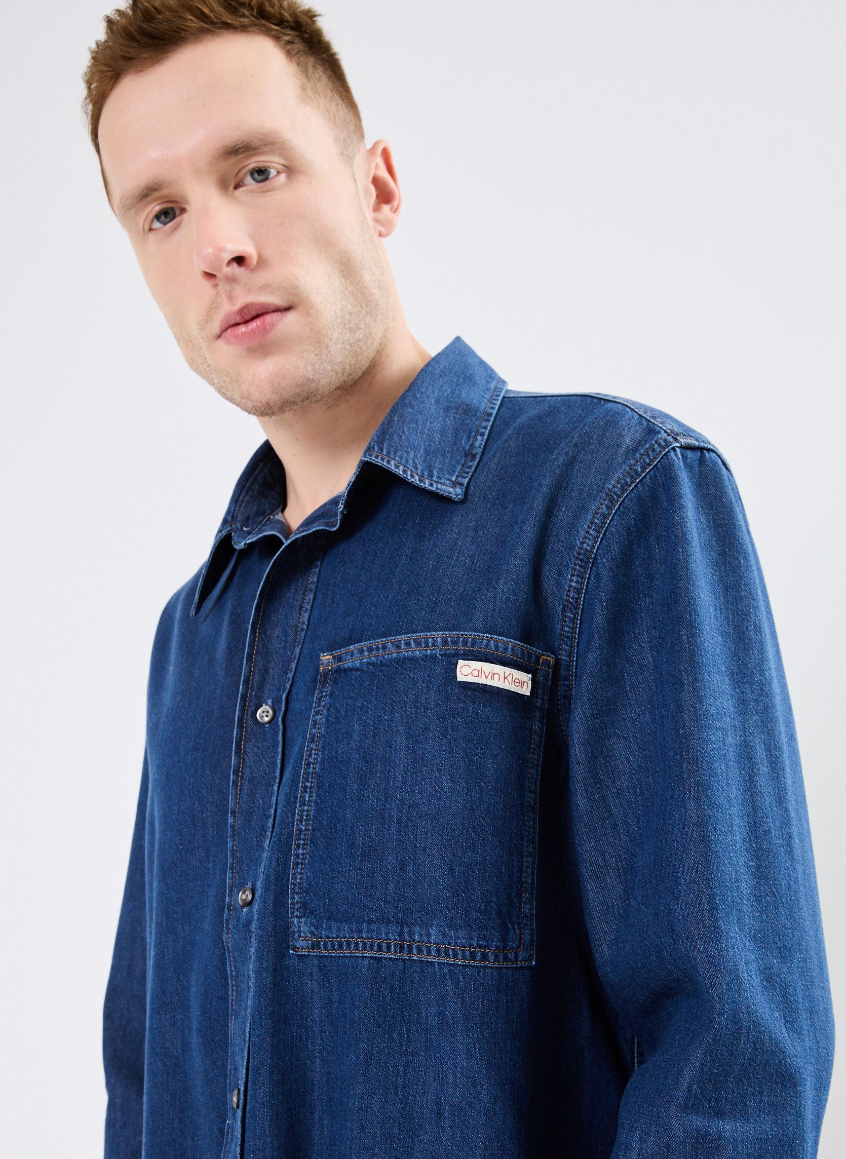 Chemises Regular Denim Shirt J30J327022 homme bleu Calvin Klein Jeans Chemises Regular Denim Shirt J30J327022 homme bleu DENIM RINSE