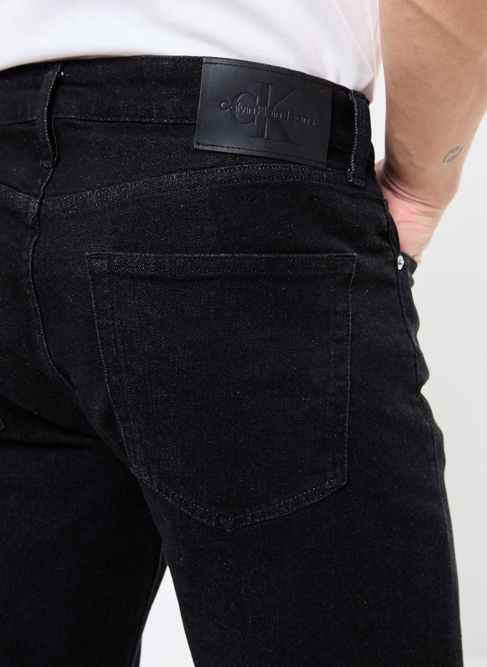 Jeans droit Standard Straight J30J326546 homme noir Calvin Klein Jeans Jeans droit Standard Straight J30J326546 homme noir DENIM BLACK