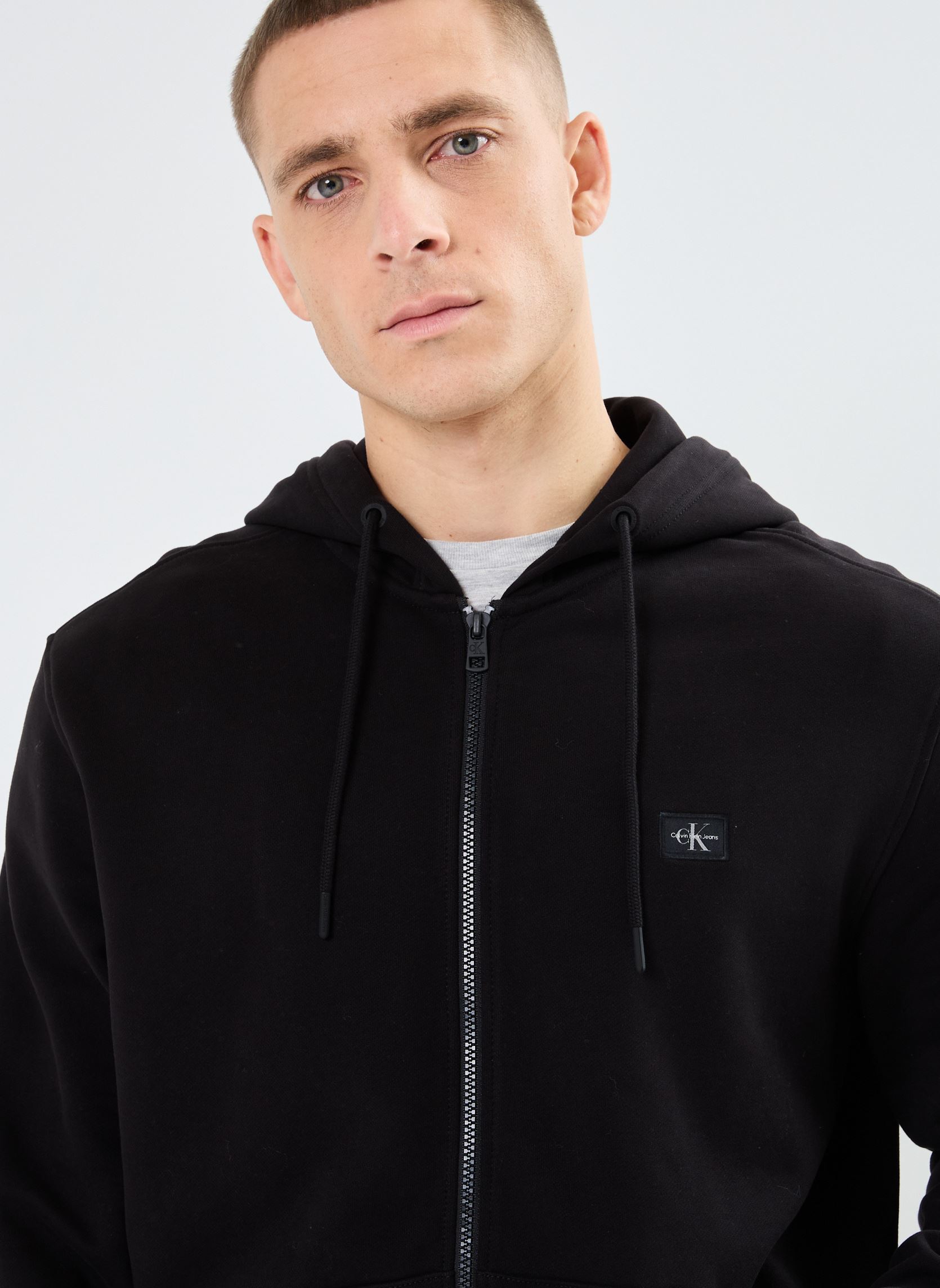 Sweats zippés Woven Label Zip Thro J30J326858 homme noir Calvin Klein Jeans Sweats zippés Woven Label Zip Thro J30J326858 homme noir CK BLACK
