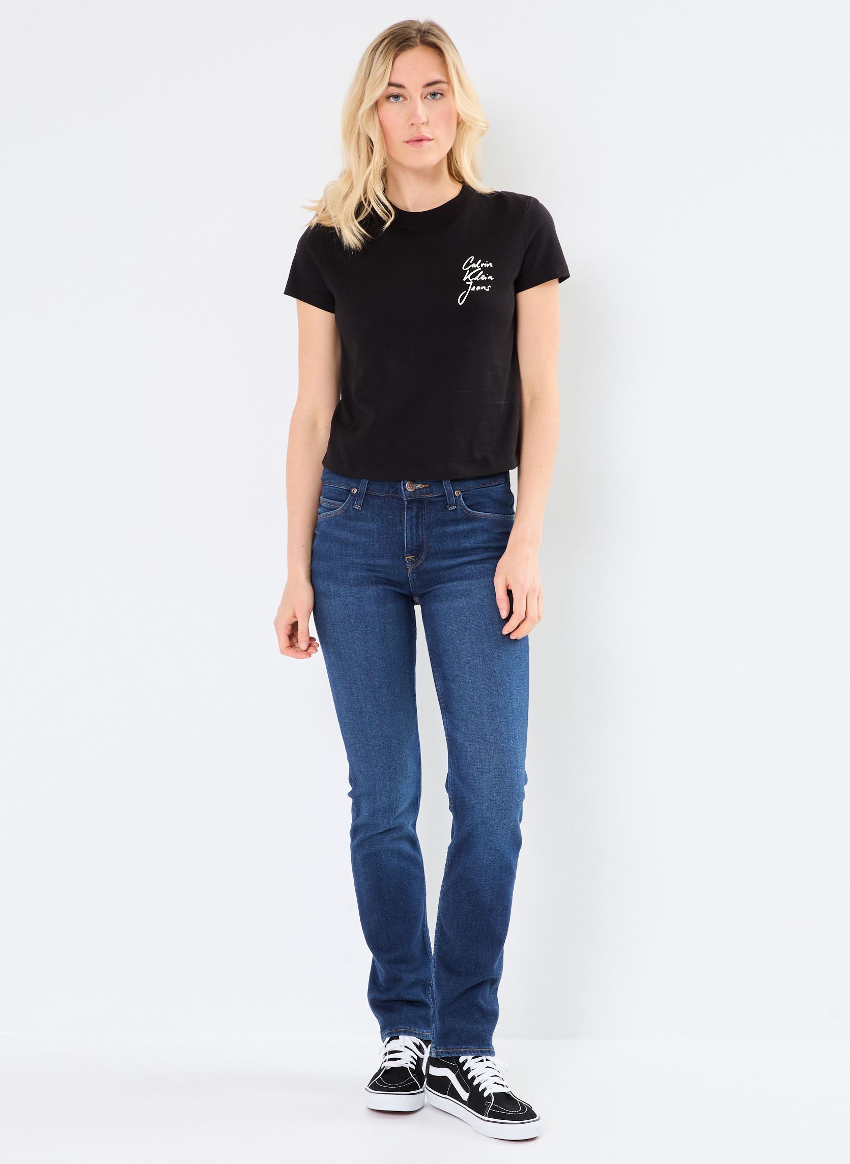 Tee-shirts manches courtes Script Institutional J20J224984 femme noir Calvin Klein Jeans Tee-shirts manches courtes Script Institutional J20J224984 femme noir CK BLACK
