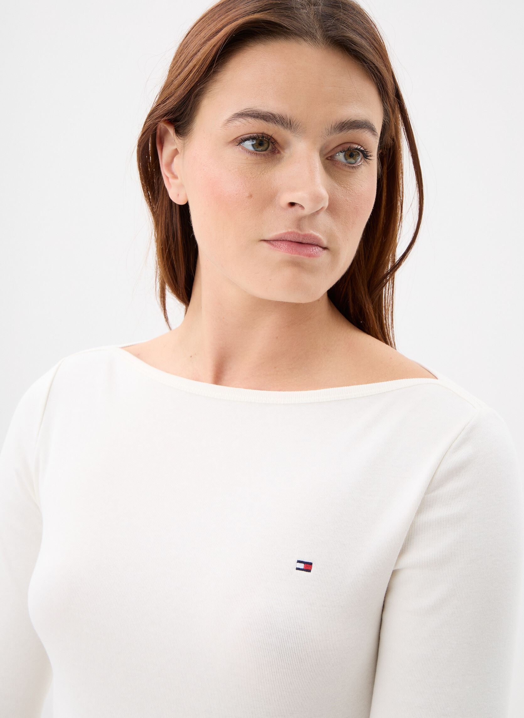 Tee-shirts manches courtes New Cody Slim Boat-N WW0WW40589 femme blanc Tommy Hilfiger Tee-shirts manches courtes New Cody Slim Boat-N WW0WW40589 femme blanc NOS ECRU