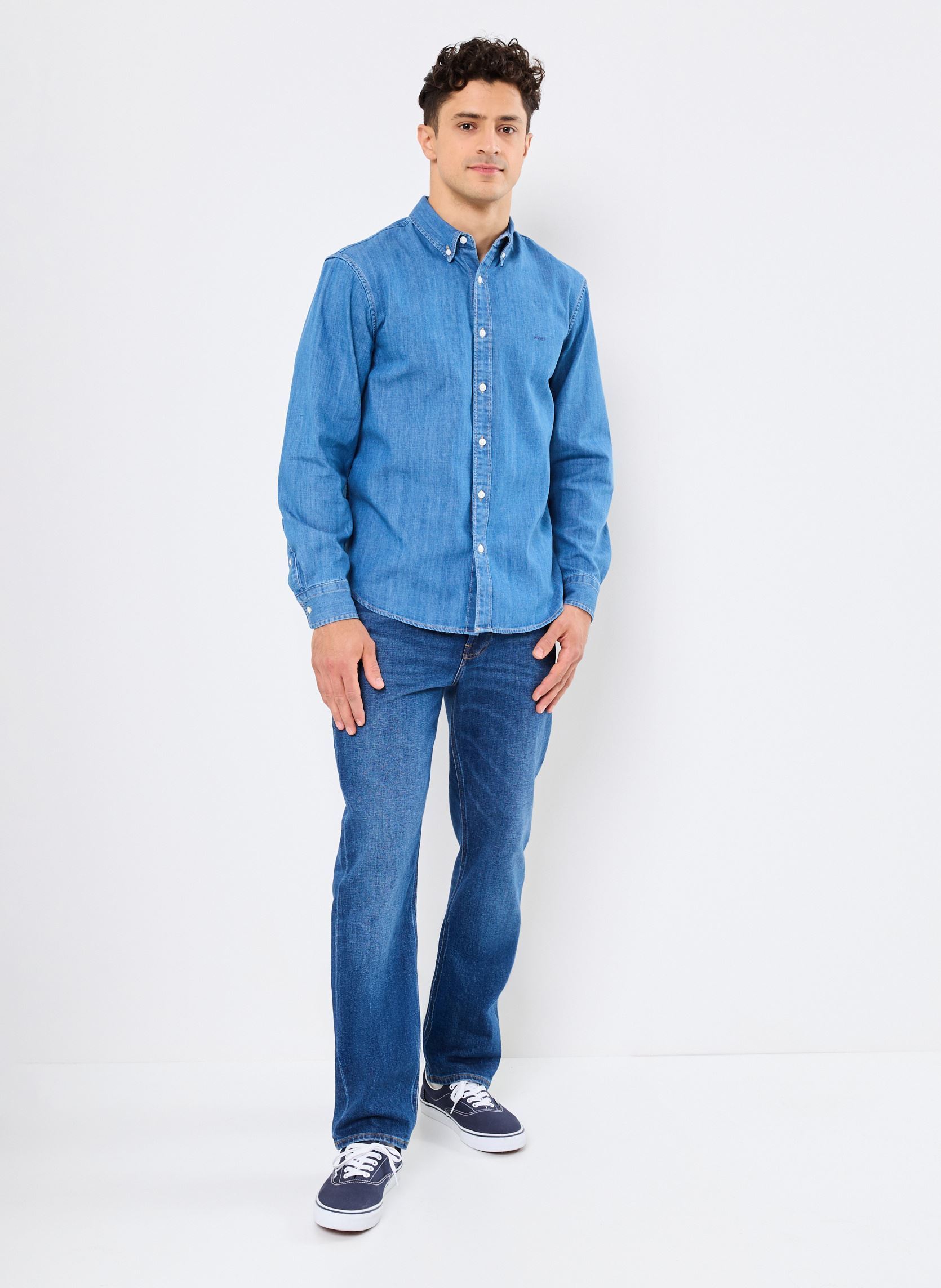 Chemises AUTHENTIC BUTTON DOWN homme bleu Levi's Chemises AUTHENTIC BUTTON DOWN homme bleu WOODROW MID WASH