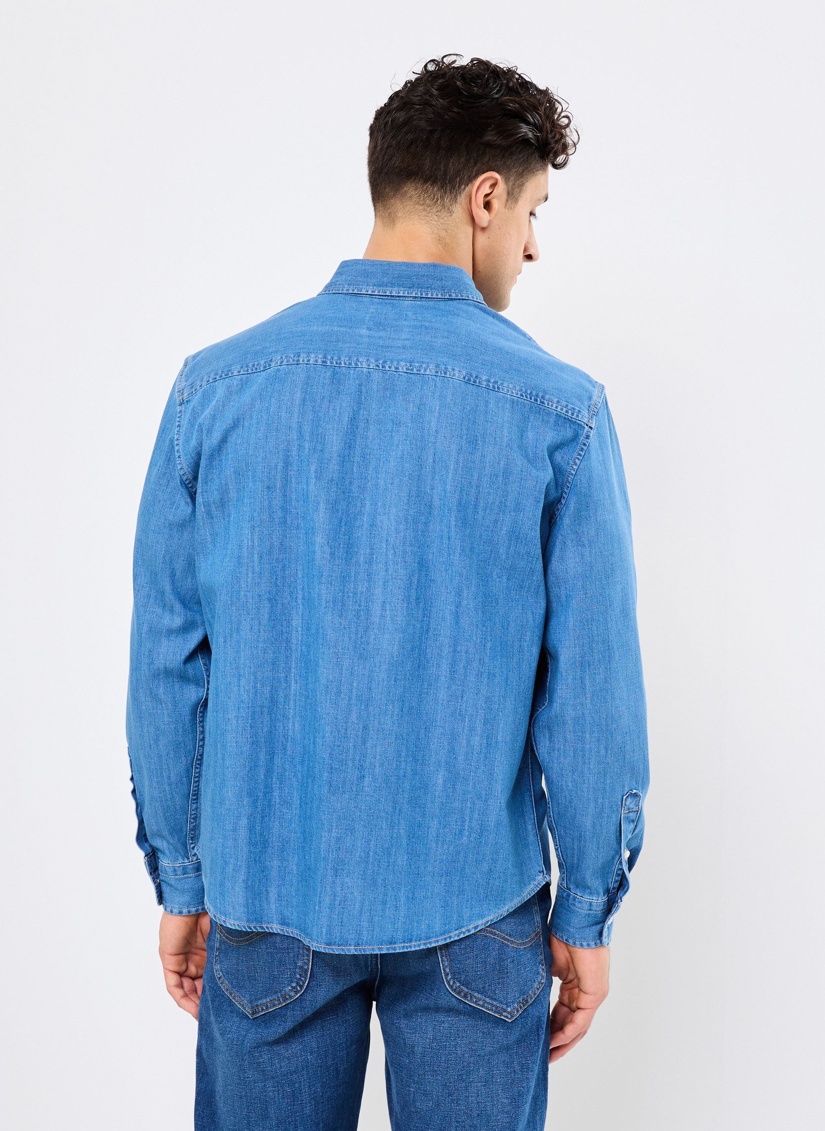 Chemises AUTHENTIC BUTTON DOWN homme bleu Levi's Chemises AUTHENTIC BUTTON DOWN homme bleu WOODROW MID WASH