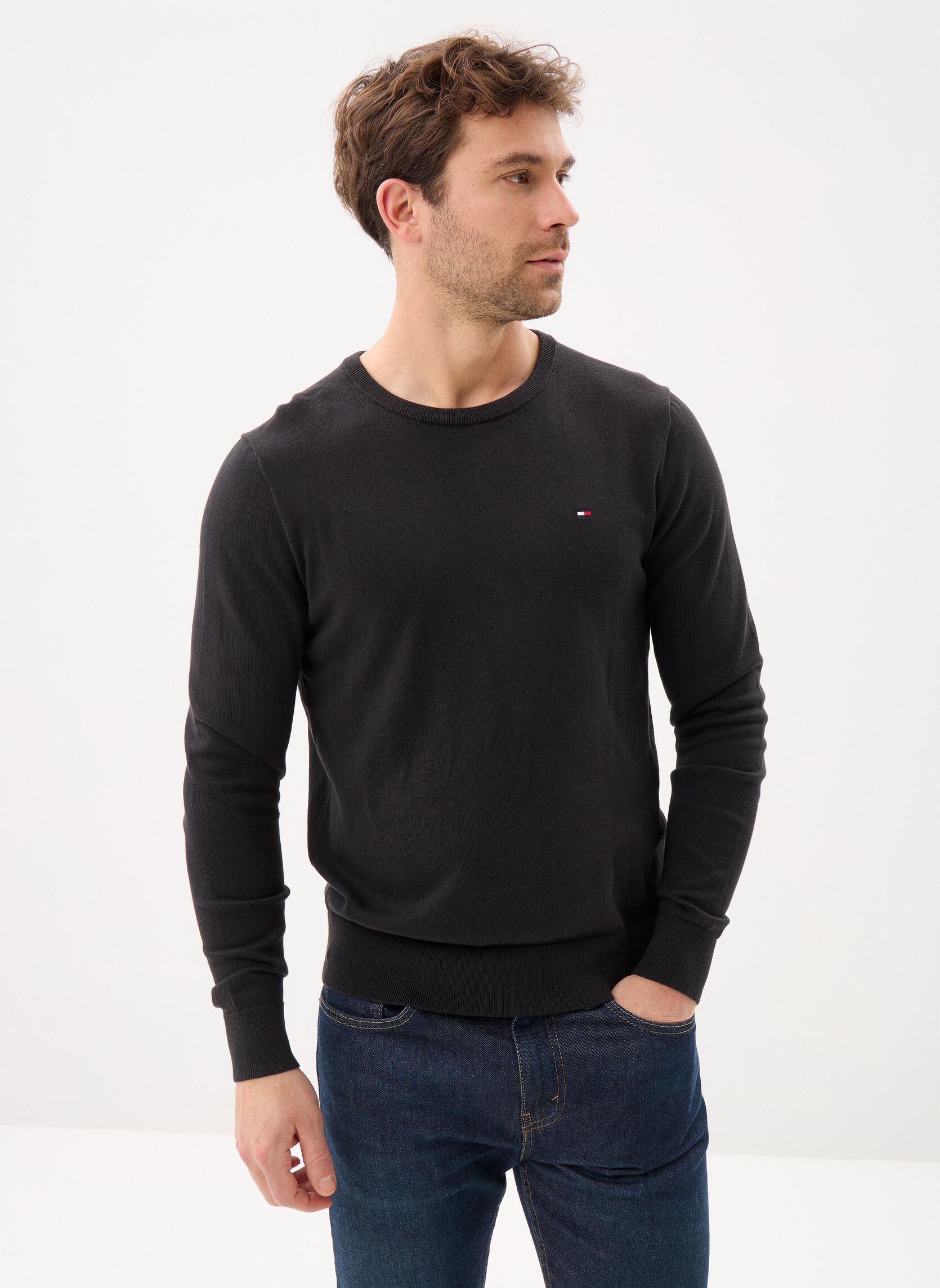 Pulls Core Essential Cotto MW0MW14748 homme noir Tommy Hilfiger Pulls Core Essential Cotto MW0MW14748 homme noir BLACK