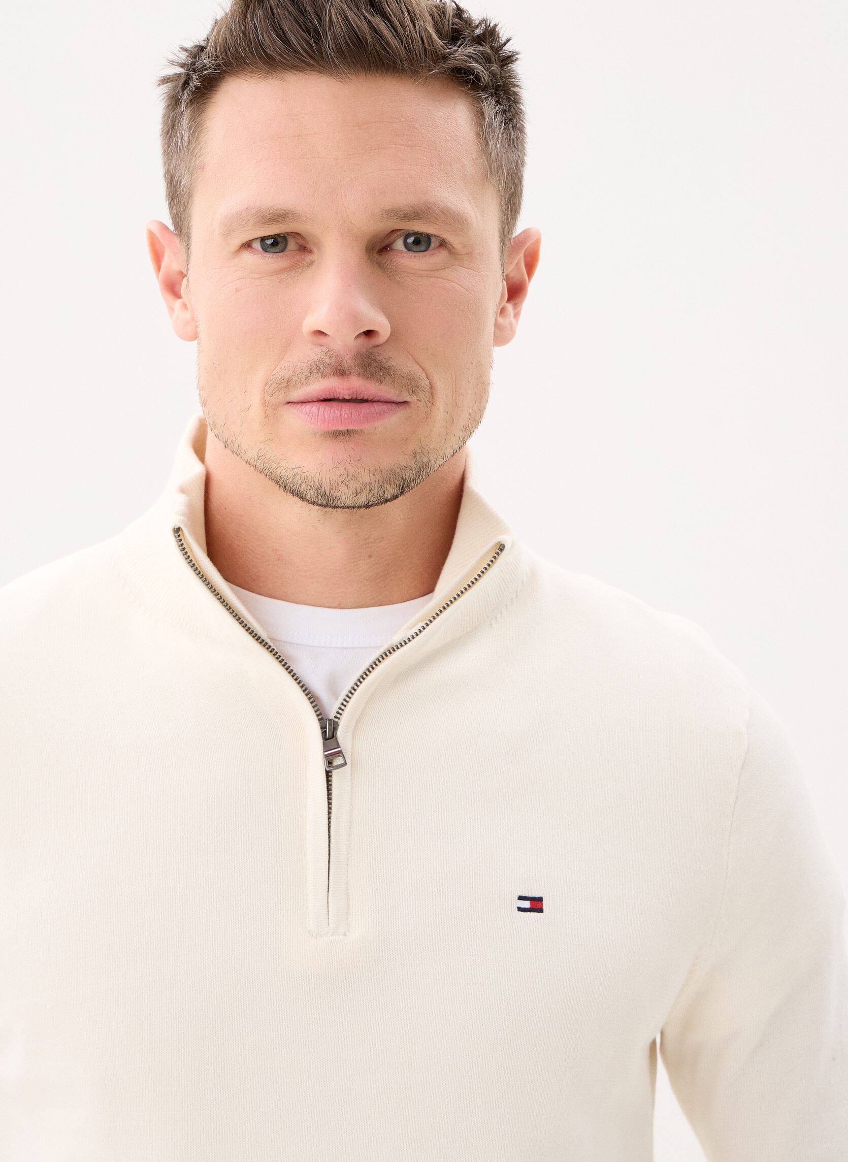 Pulls Essential Cotton Zip MW0MW37331 homme blanc Tommy Hilfiger Pulls Essential Cotton Zip MW0MW37331 homme blanc IVORY PETAL