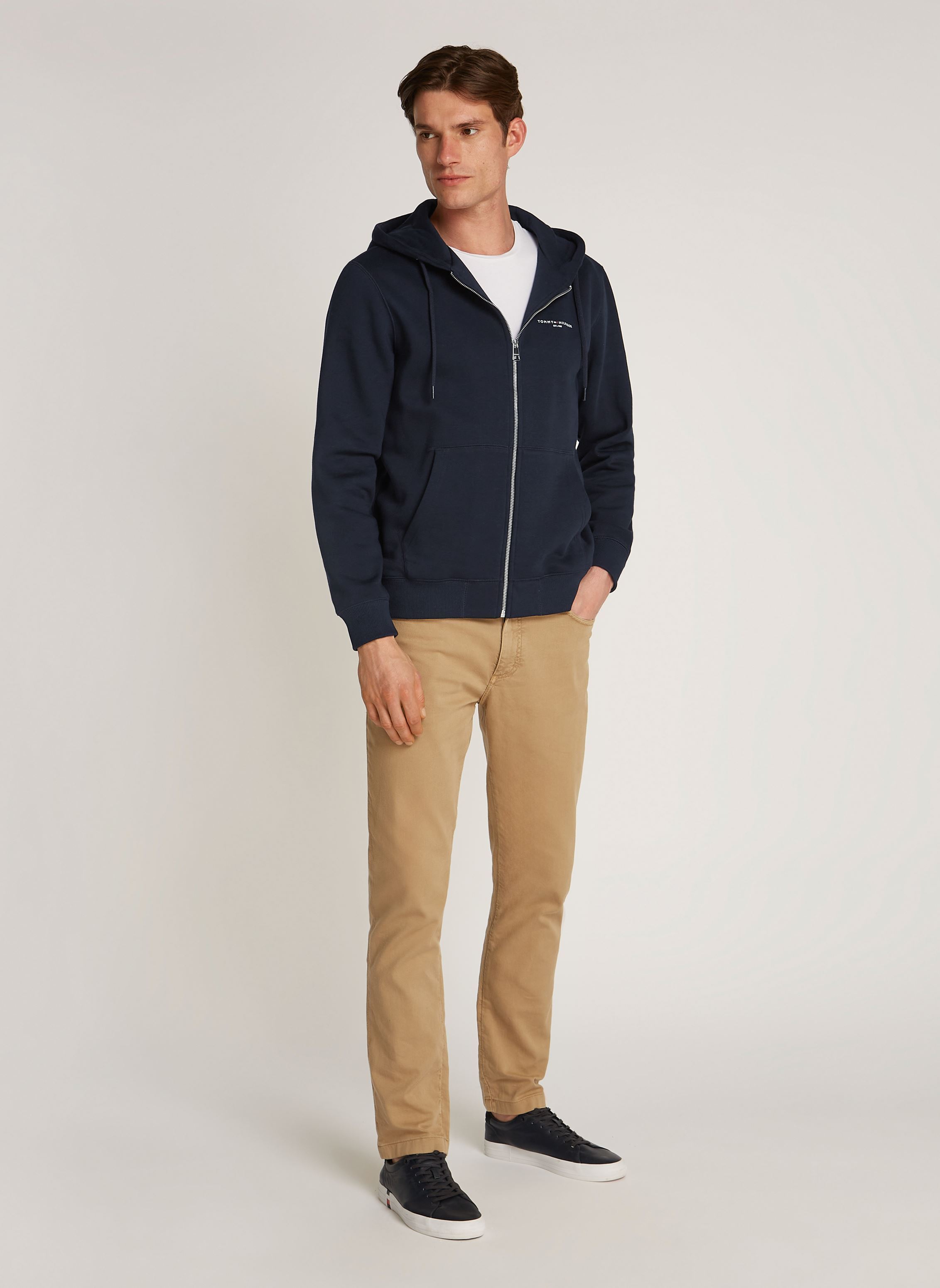 Sweats zippés Small Tommy Logo Zip MW0MW37687 homme bleu Tommy Hilfiger Sweats zippés Small Tommy Logo Zip MW0MW37687 homme bleu DESERT SKY