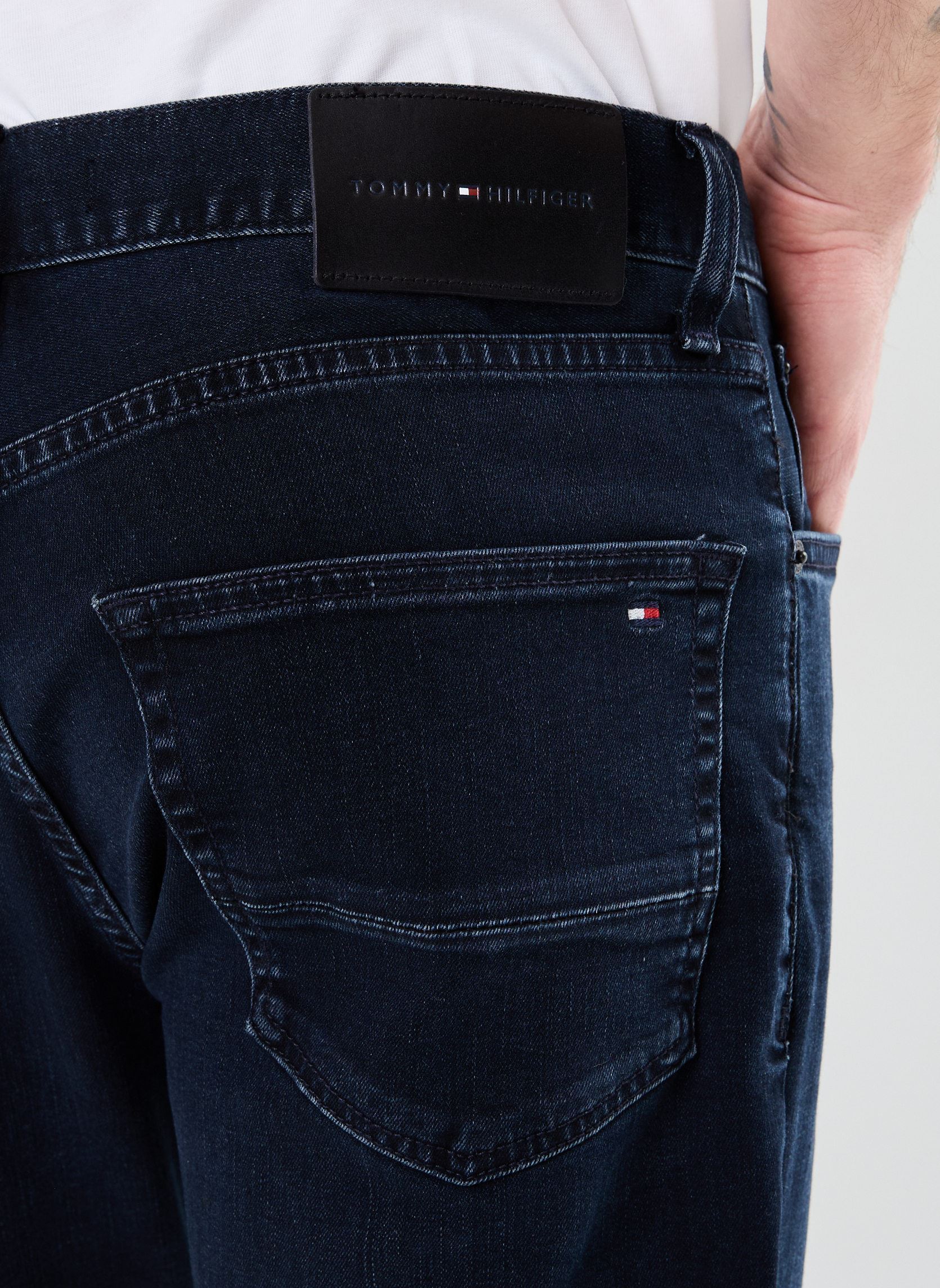 Jeans slim et skinny Core Denton Blue Bla MW0MW39036 homme bleu Tommy Hilfiger Jeans slim et skinny Core Denton Blue Bla MW0MW39036 homme bleu BLUE BLACK