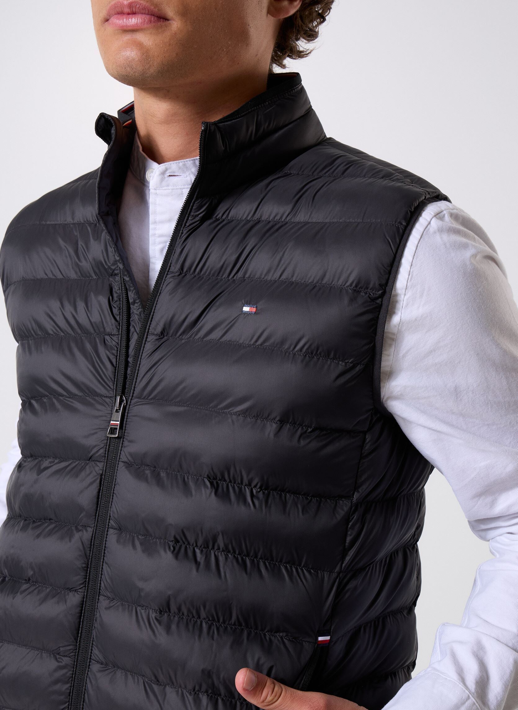 Daunenwesten Core Packable Recycl MW0MW39989 herren schwarz Tommy Hilfiger Daunenwesten Core Packable Recycl MW0MW39989 herren schwarz BLACK