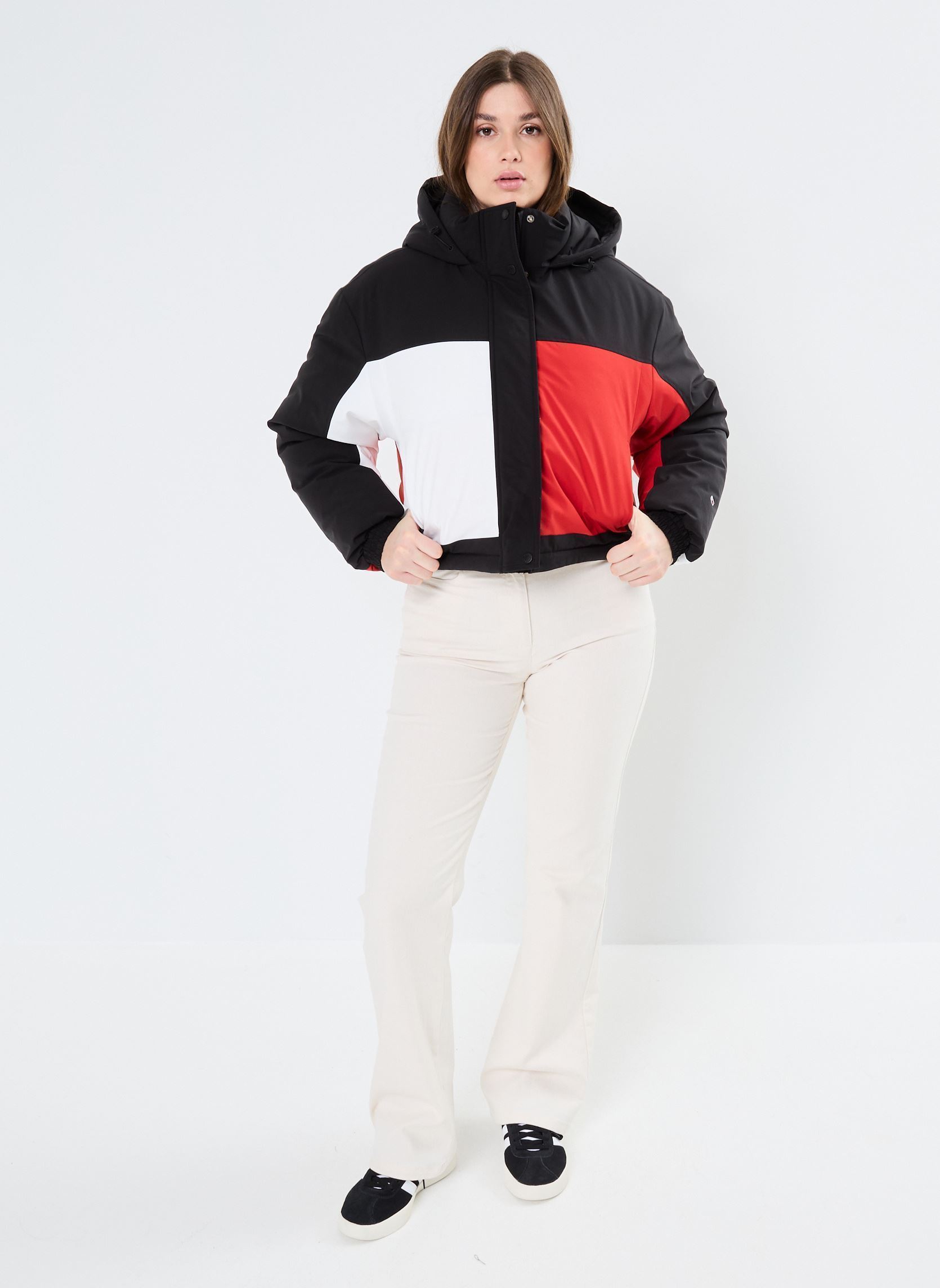 Doudounes Tjw Crop Flag Puffer DW0DW20550 femme noir Tommy Jeans Doudounes Tjw Crop Flag Puffer DW0DW20550 femme noir BLACK