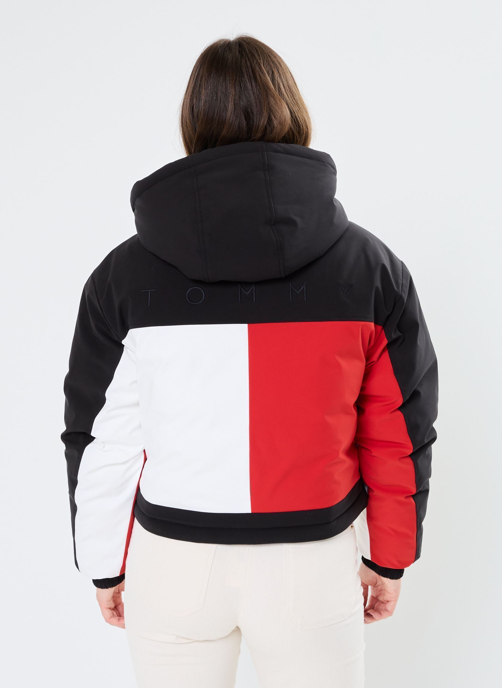 Doudounes Tjw Crop Flag Puffer DW0DW20550 femme noir Tommy Jeans Doudounes Tjw Crop Flag Puffer DW0DW20550 femme noir BLACK