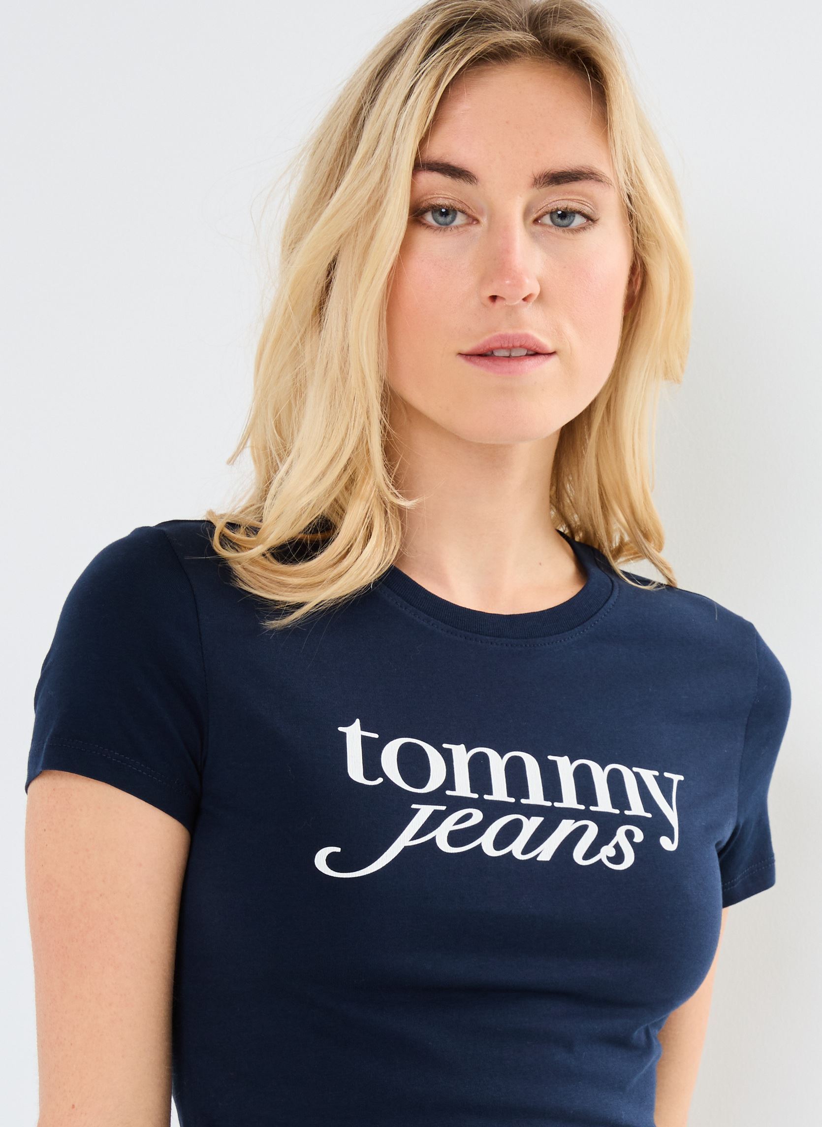 Tee-shirts manches courtes Tjw Slim Essential L DW0DW19447 femme bleu Tommy Jeans Tee-shirts manches courtes Tjw Slim Essential L DW0DW19447 femme bleu DARK NIGHT NAVY