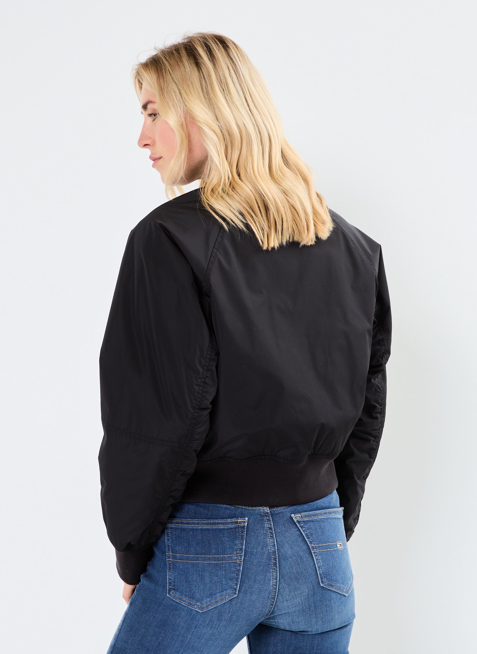 Blousons Tjw Essential Bomber DW0DW19316 femme noir Tommy Jeans Blousons Tjw Essential Bomber DW0DW19316 femme noir BLACK