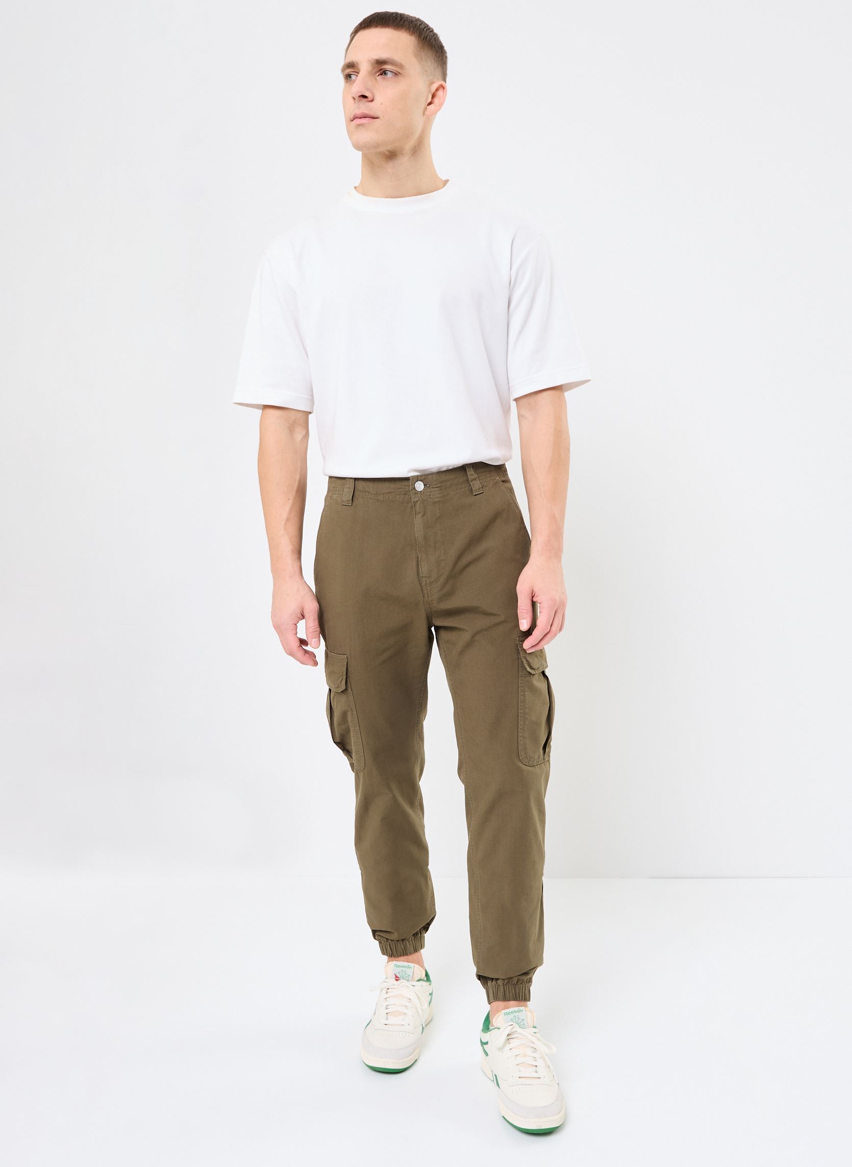 Pantalons chino Tjm Ryan Cargo DM0DM20284 homme vert Tommy Jeans Pantalons chino Tjm Ryan Cargo DM0DM20284 homme vert FATIGUE GREEN