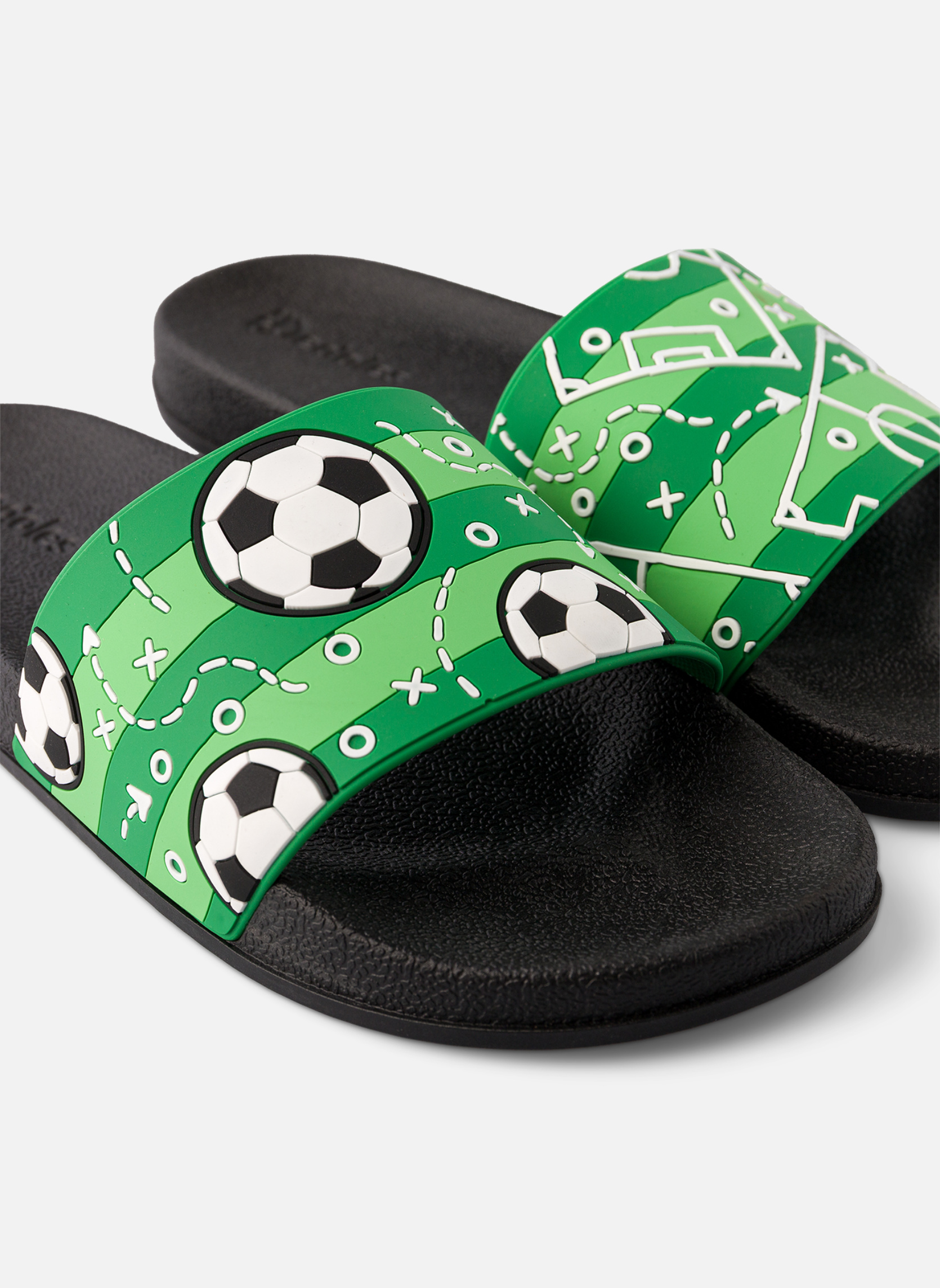 Sandales Claquettes Enfants Terrain De Football fille vert Dedoles Sandales Claquettes Enfants Terrain De Football fille vert Vert