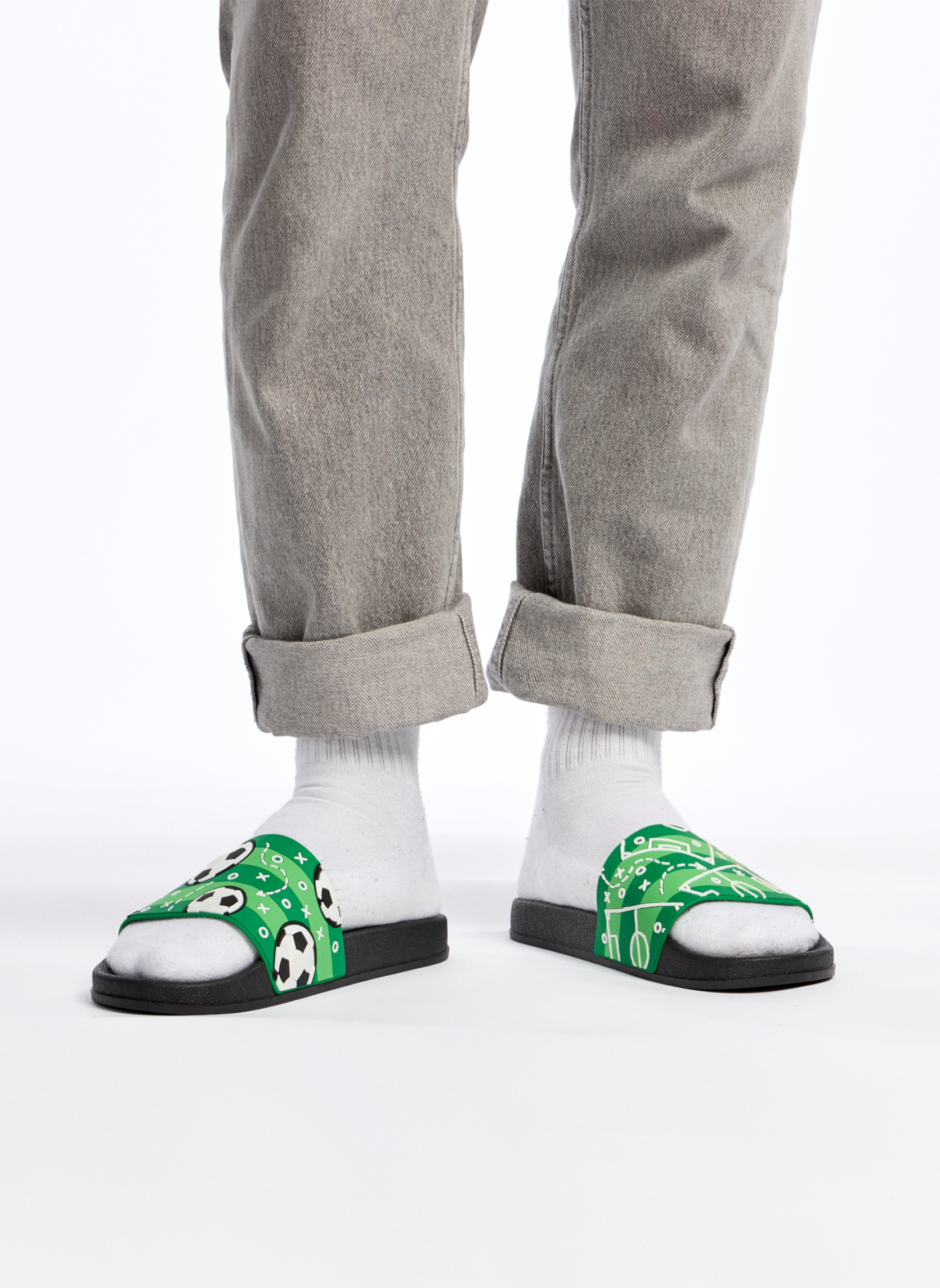 Sandales Claquettes Enfants Terrain De Football fille vert Dedoles Sandales Claquettes Enfants Terrain De Football fille vert Vert