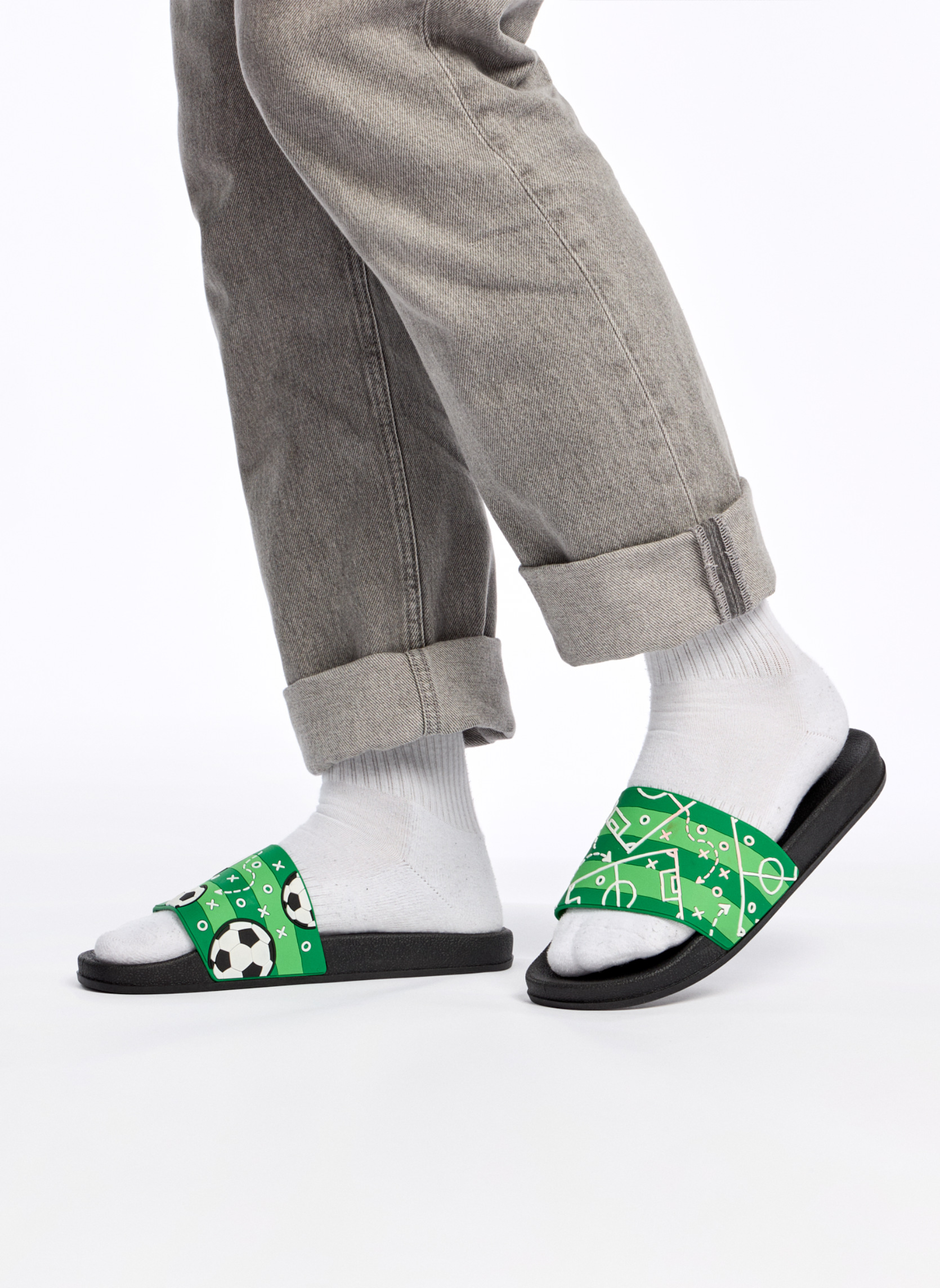 Sandales Claquettes Enfants Terrain De Football fille vert Dedoles Sandales Claquettes Enfants Terrain De Football fille vert Vert