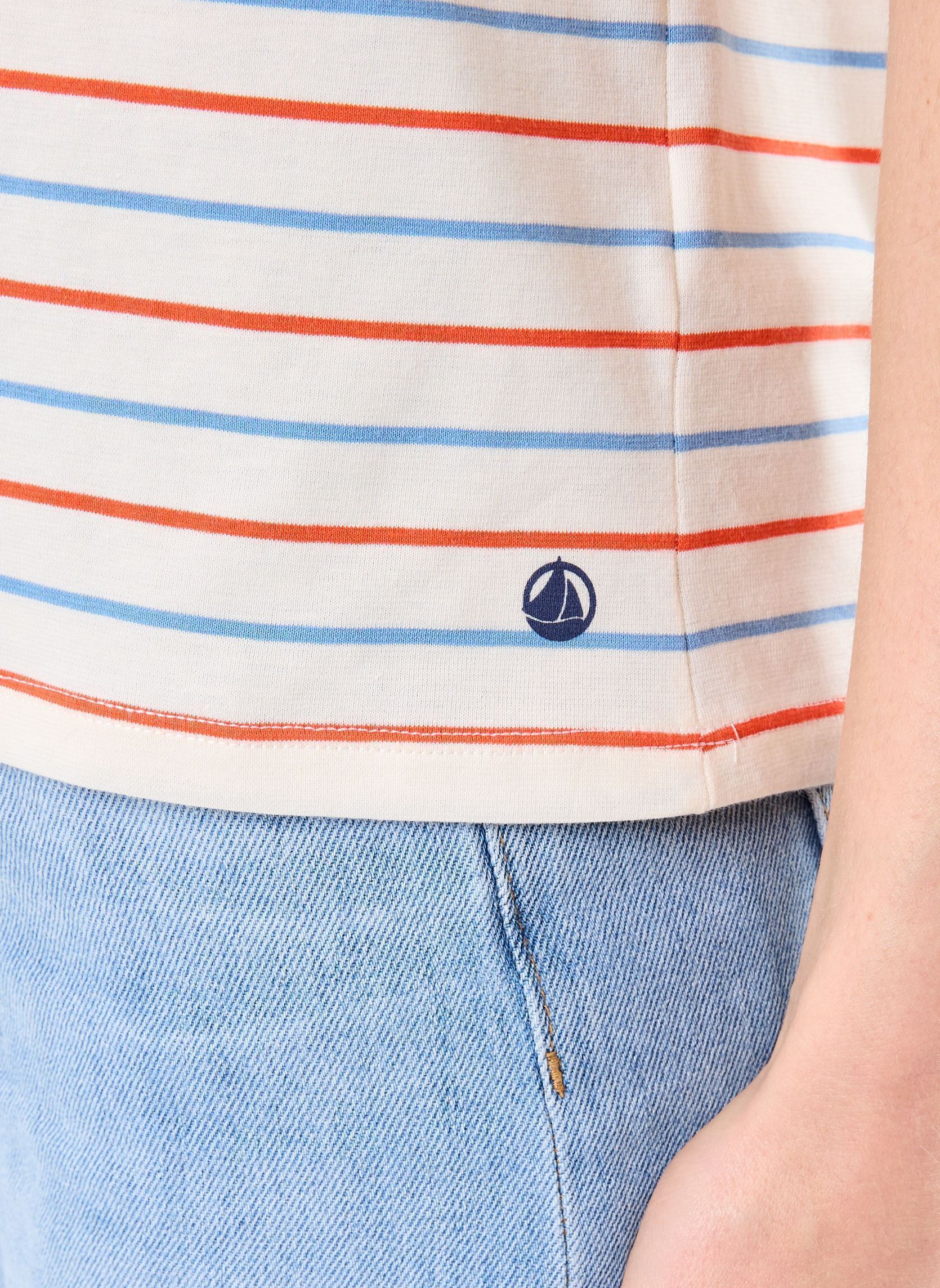 Tee-shirts manches courtes T-shirt droit manches courtes col rond femme blanc Petit Bateau Tee-shirts manches courtes T-shirt droit manches courtes col rond femme blanc Avalanche/Multico