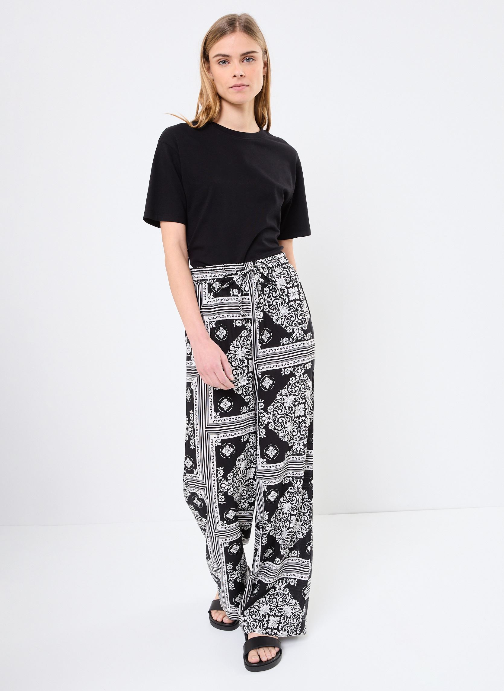 Pantalons larges FJ-PA-BACCHIA-F femme noir La Fée Maraboutée Pantalons larges FJ-PA-BACCHIA-F femme noir Noir