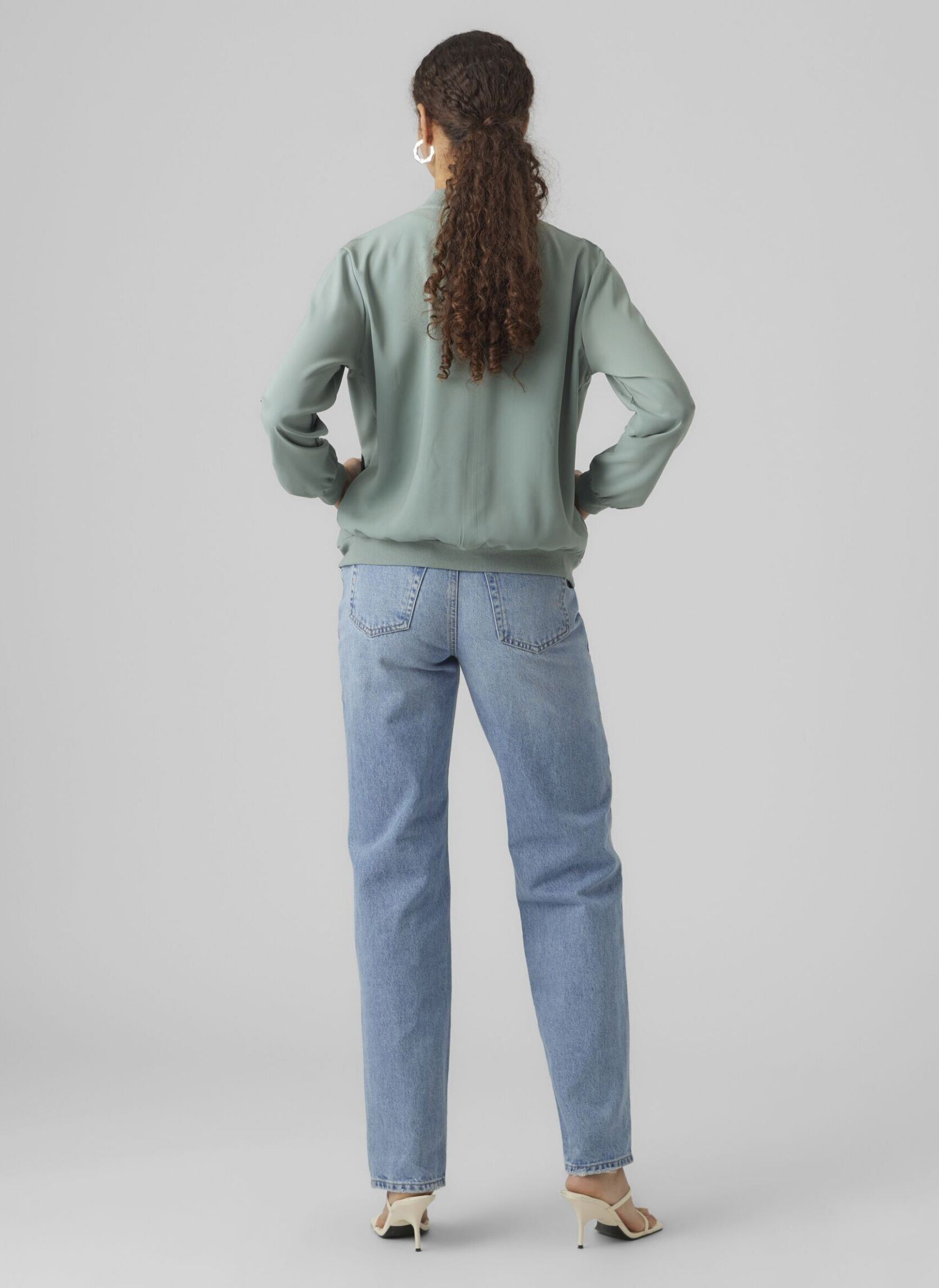 Vestes VMCOCO L/S BOMBER GA NOOS femme vert Vero Moda Vestes VMCOCO L/S BOMBER GA NOOS femme vert LAUREL WREATH