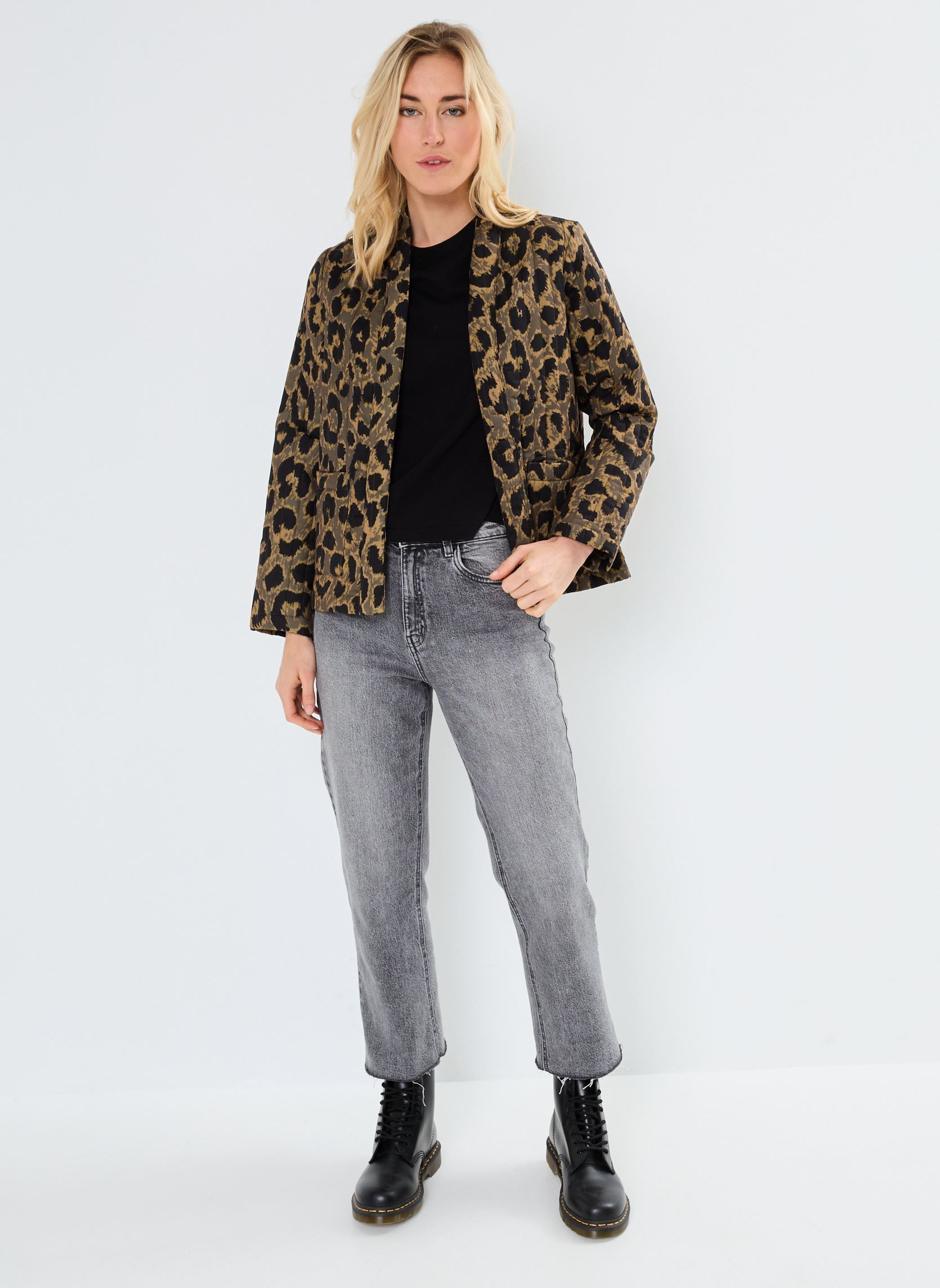 Mantels VMAMELA AVIRA L/S JACKET WVN LCS GA dames groen Vero Moda Mantels VMAMELA AVIRA L/S JACKET WVN LCS GA dames groen Capers