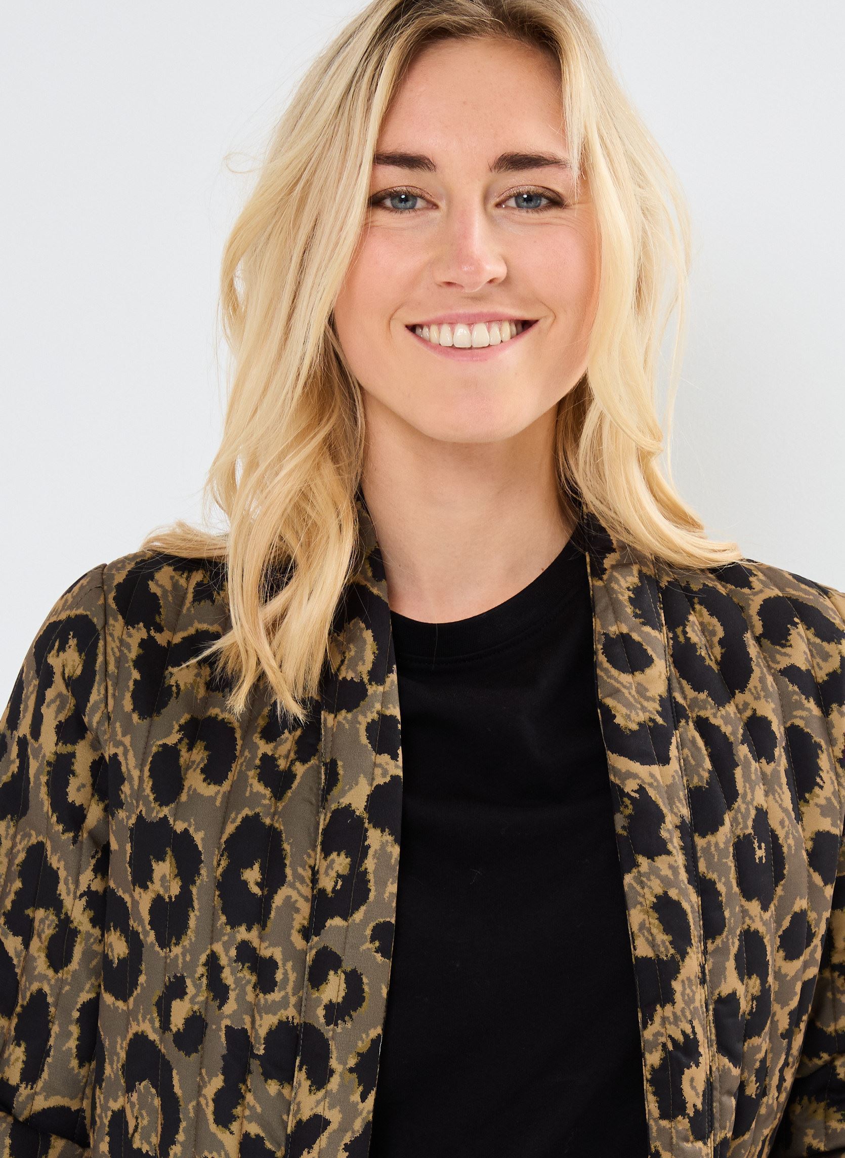 Mantels VMAMELA AVIRA L/S JACKET WVN LCS GA dames groen Vero Moda Mantels VMAMELA AVIRA L/S JACKET WVN LCS GA dames groen Capers