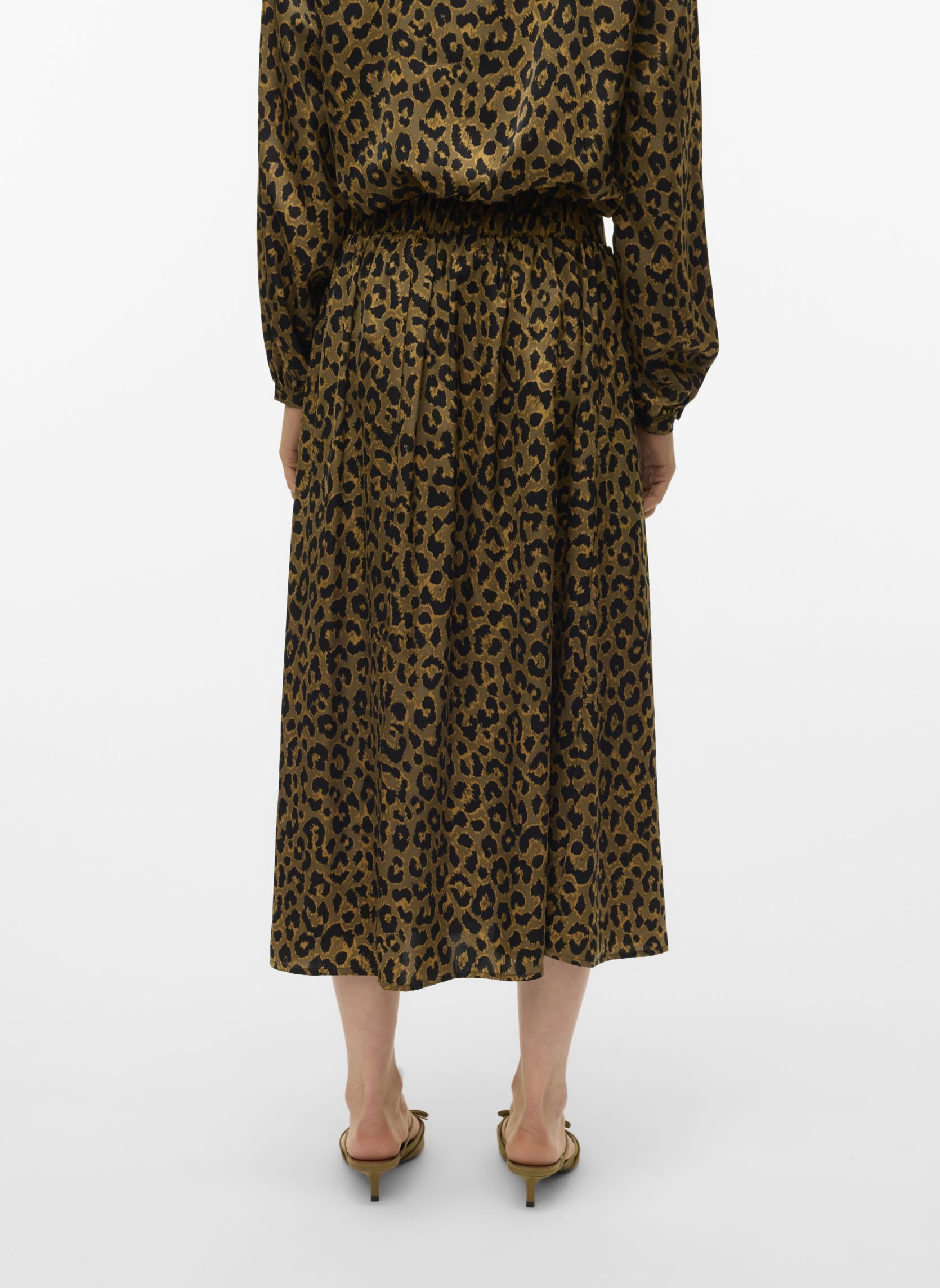 Jupes mi-longues VMAMELA MW 7/8 SKIRT WVN LCS GA femme vert Vero Moda Jupes mi-longues VMAMELA MW 7/8 SKIRT WVN LCS GA femme vert Capers