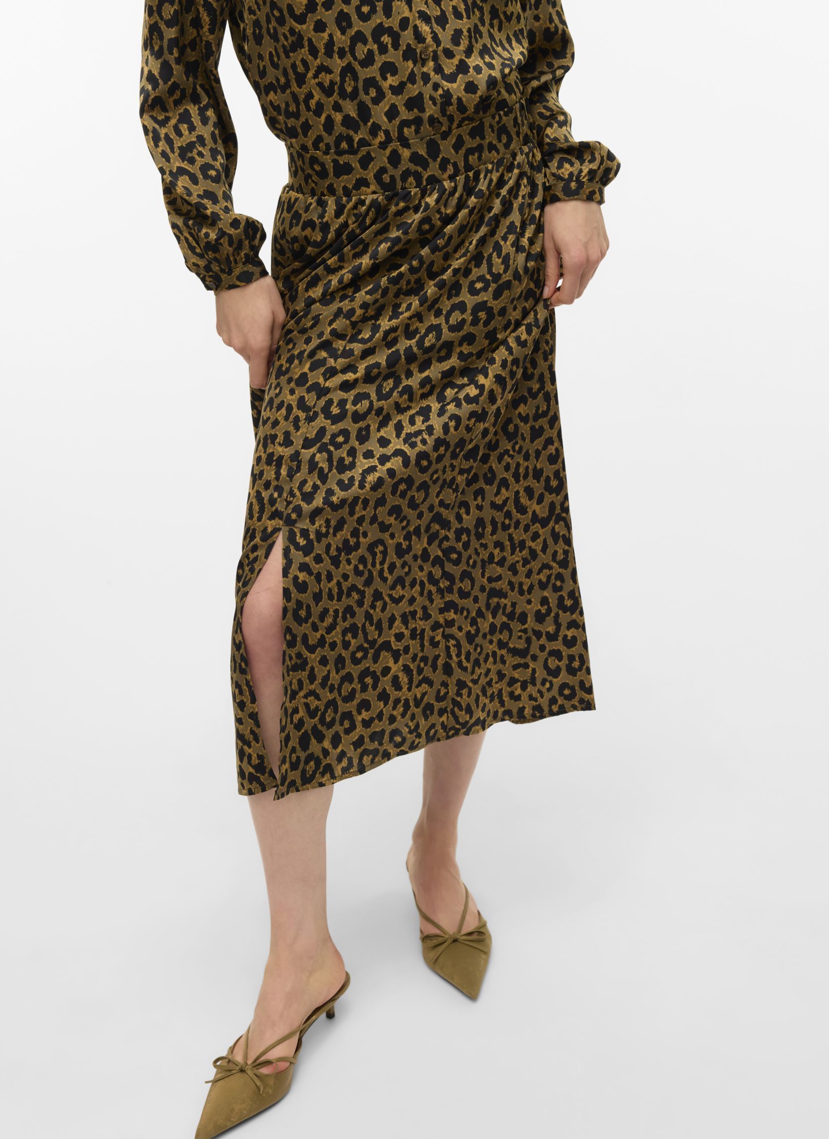 Jupes mi-longues VMAMELA MW 7/8 SKIRT WVN LCS GA femme vert Vero Moda Jupes mi-longues VMAMELA MW 7/8 SKIRT WVN LCS GA femme vert Capers