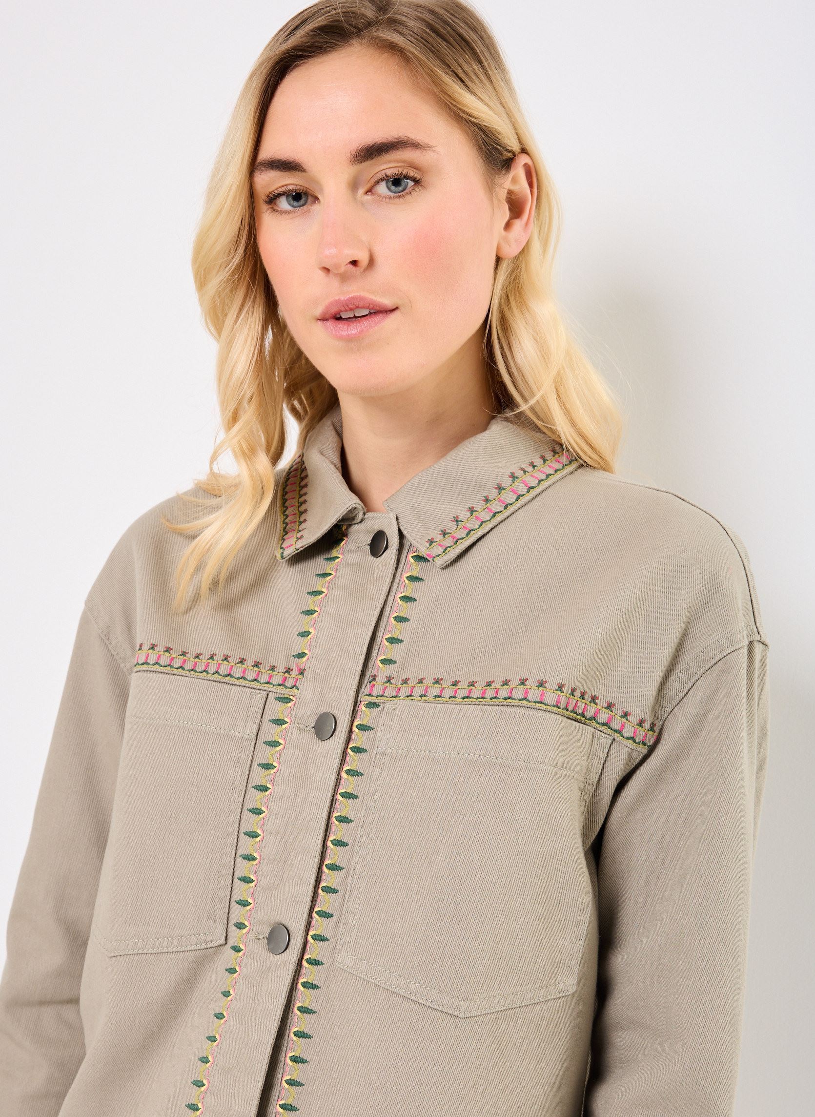 Jacken VMASTA LS EMB DENIM JACKET LCS damen grün Vero Moda Jacken VMASTA LS EMB DENIM JACKET LCS damen grün Laurel Oak
