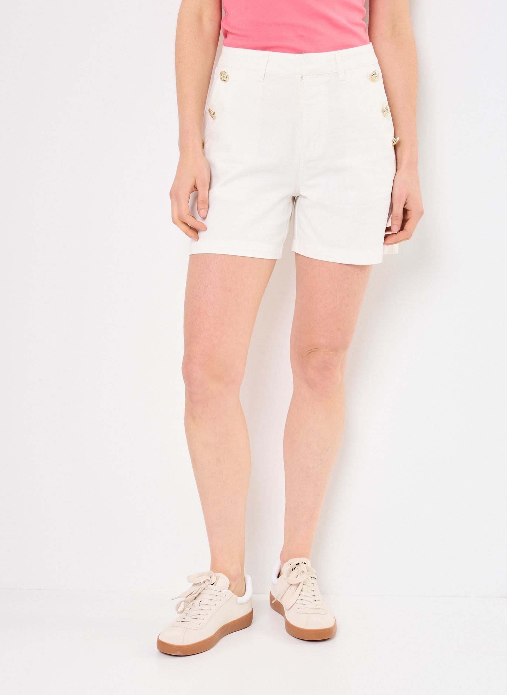 Vêtements Vero Moda VMMARGOT HR BUTTONS CLR SHORTS LCS pour Accessoires