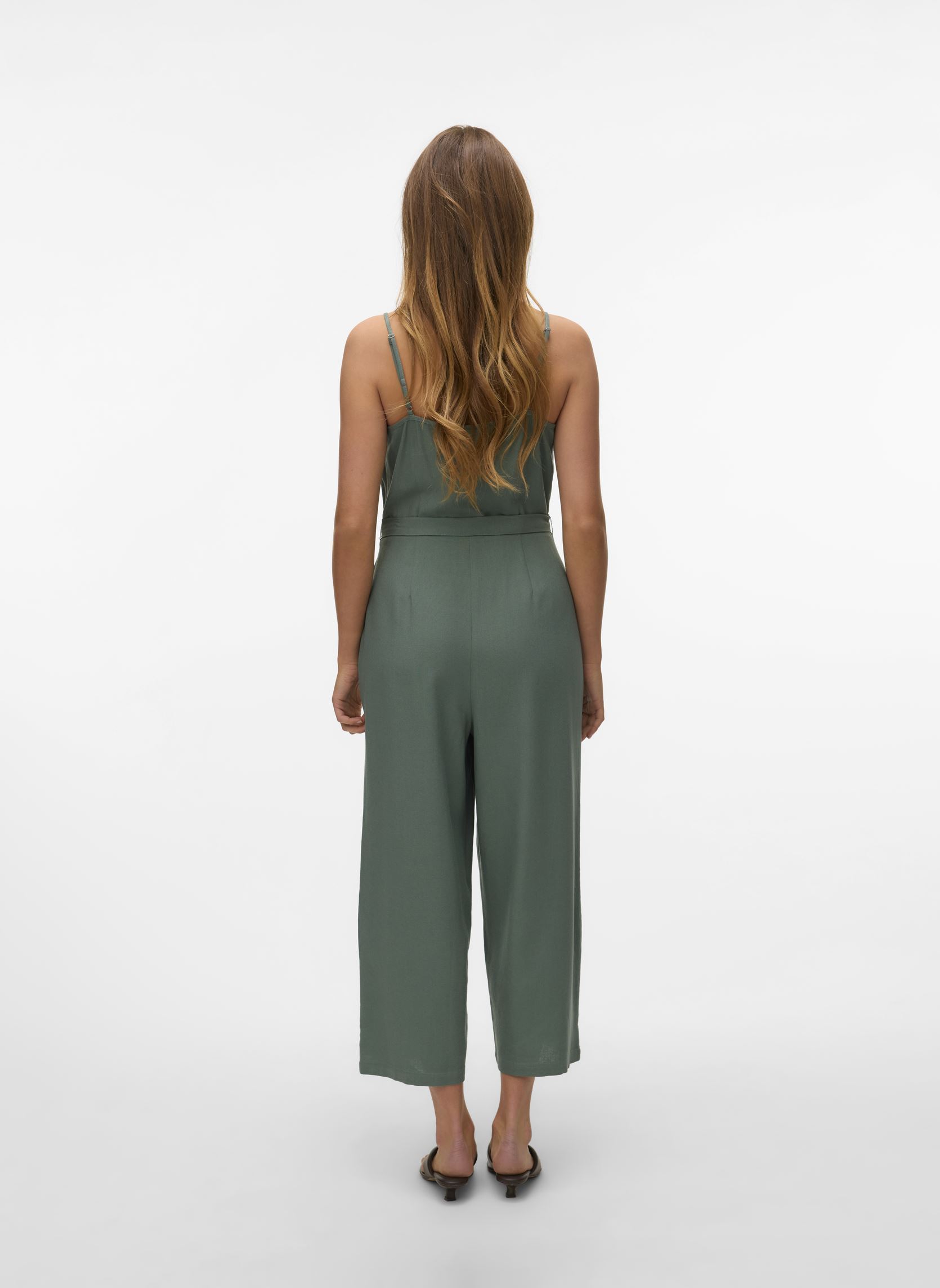 Combinaisons pantalon VMMYMILO S/L CULOTTE JUMPSUIT WVN GA femme gris Vero Moda Combinaisons pantalon VMMYMILO S/L CULOTTE JUMPSUIT WVN GA femme gris LAUREL WREATH