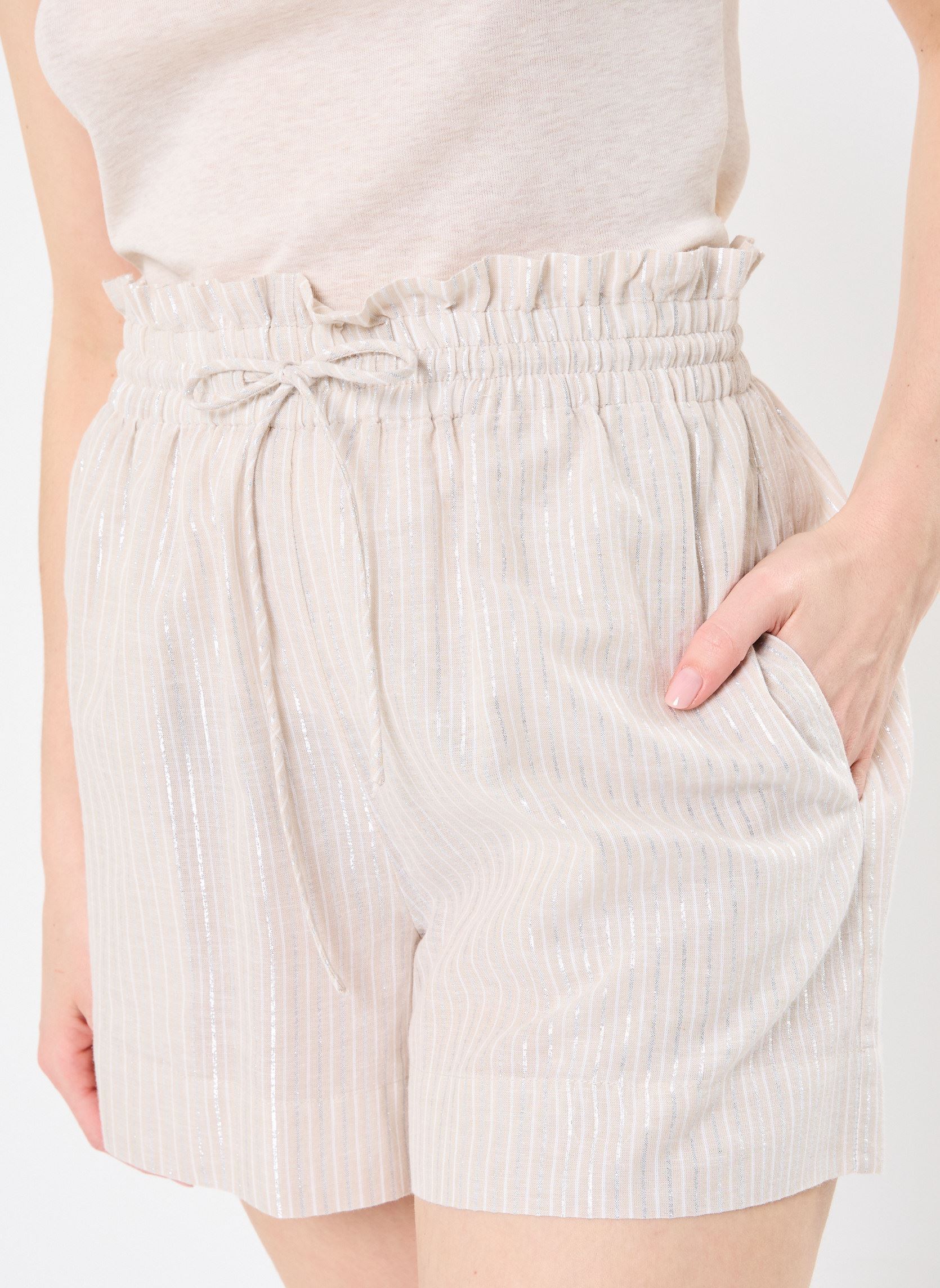 Shorts VMPAULINE HW SHORTS WVN GA femme gris Vero Moda Shorts VMPAULINE HW SHORTS WVN GA femme gris SILVER LINING