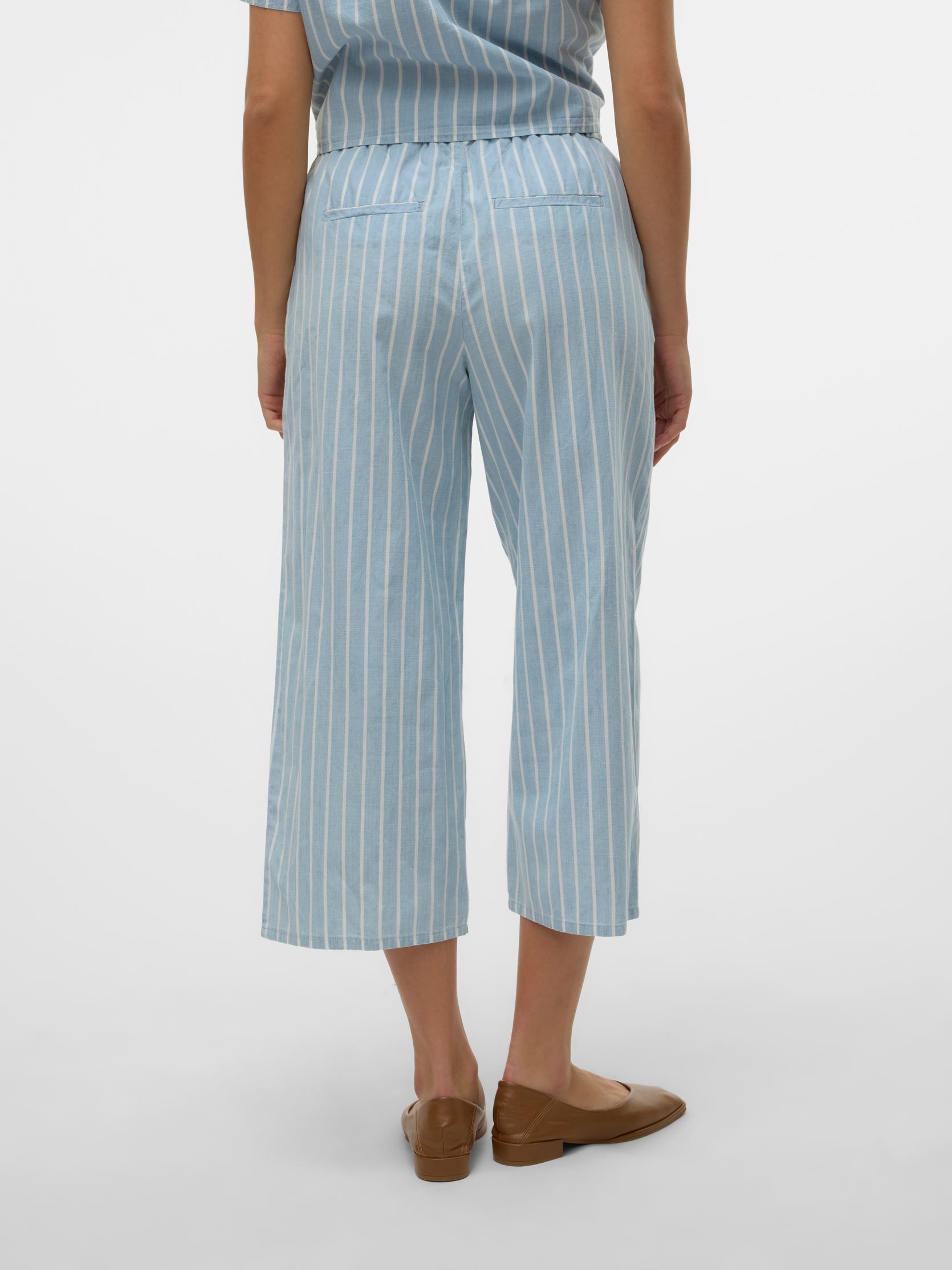 Pantalons larges VMXENIA HR CHAMBRAY PAPERBAG CULOTTE femme bleu Vero Moda Pantalons larges VMXENIA HR CHAMBRAY PAPERBAG CULOTTE femme bleu LIGHT BLUE DENIM