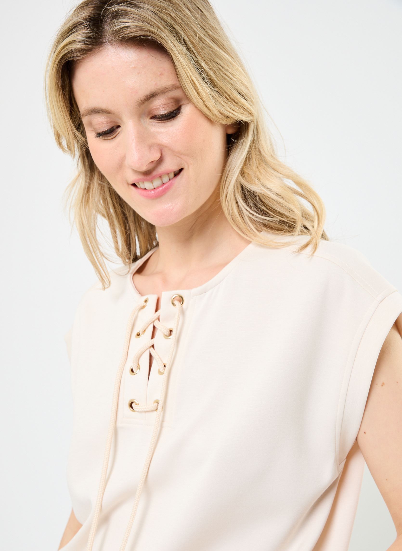 Hemdjes VMCOFTA S/L SWEAT TOP JRS BTQ GA dames beige Vero Moda Hemdjes VMCOFTA S/L SWEAT TOP JRS BTQ GA dames beige Ecru