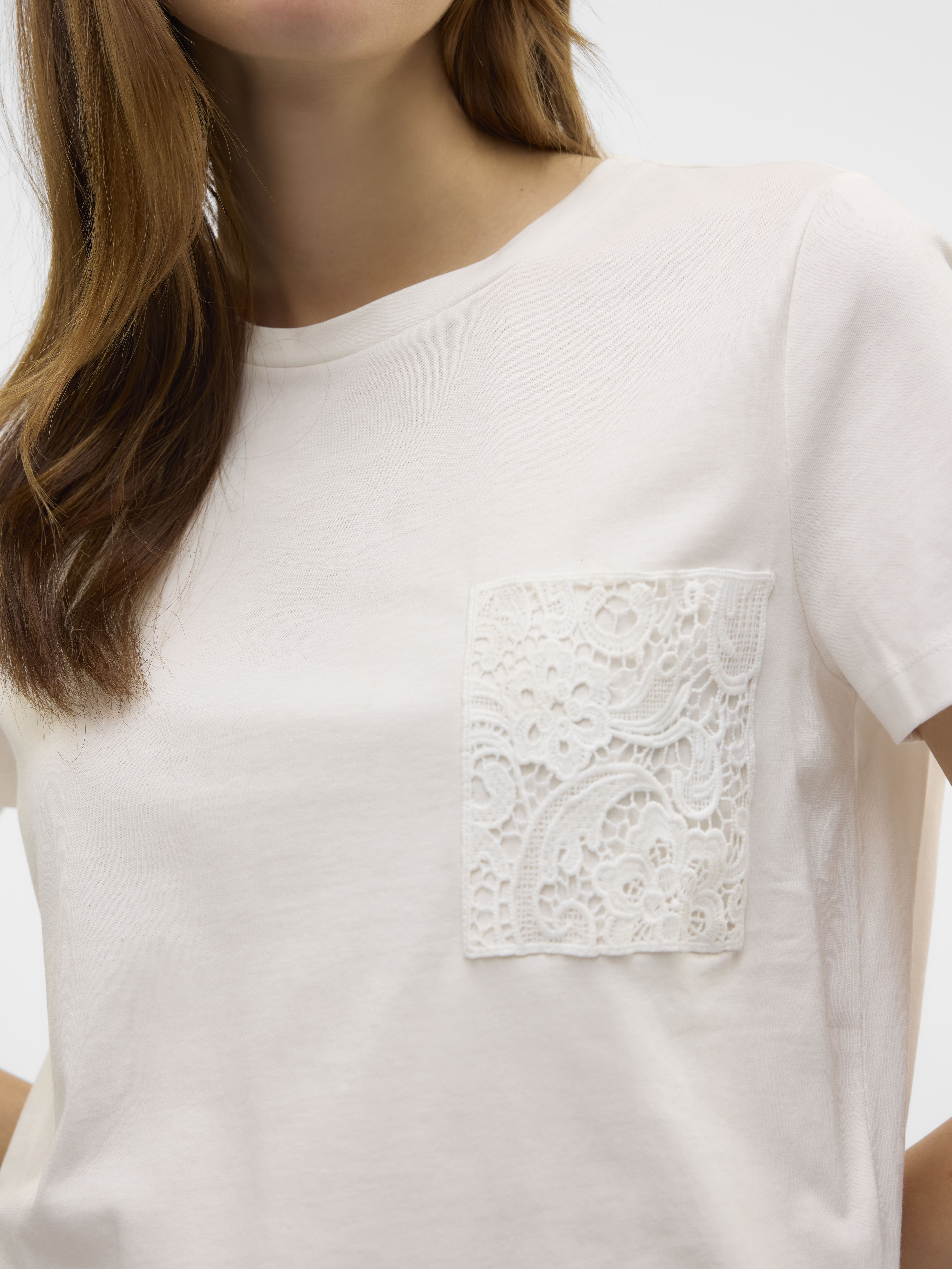Tee-shirts manches courtes VMHANNE FRANCIS SS TOP BOX JRS GA CHEST femme blanc Vero Moda Tee-shirts manches courtes VMHANNE FRANCIS SS TOP BOX JRS GA CHEST femme blanc Snow white
