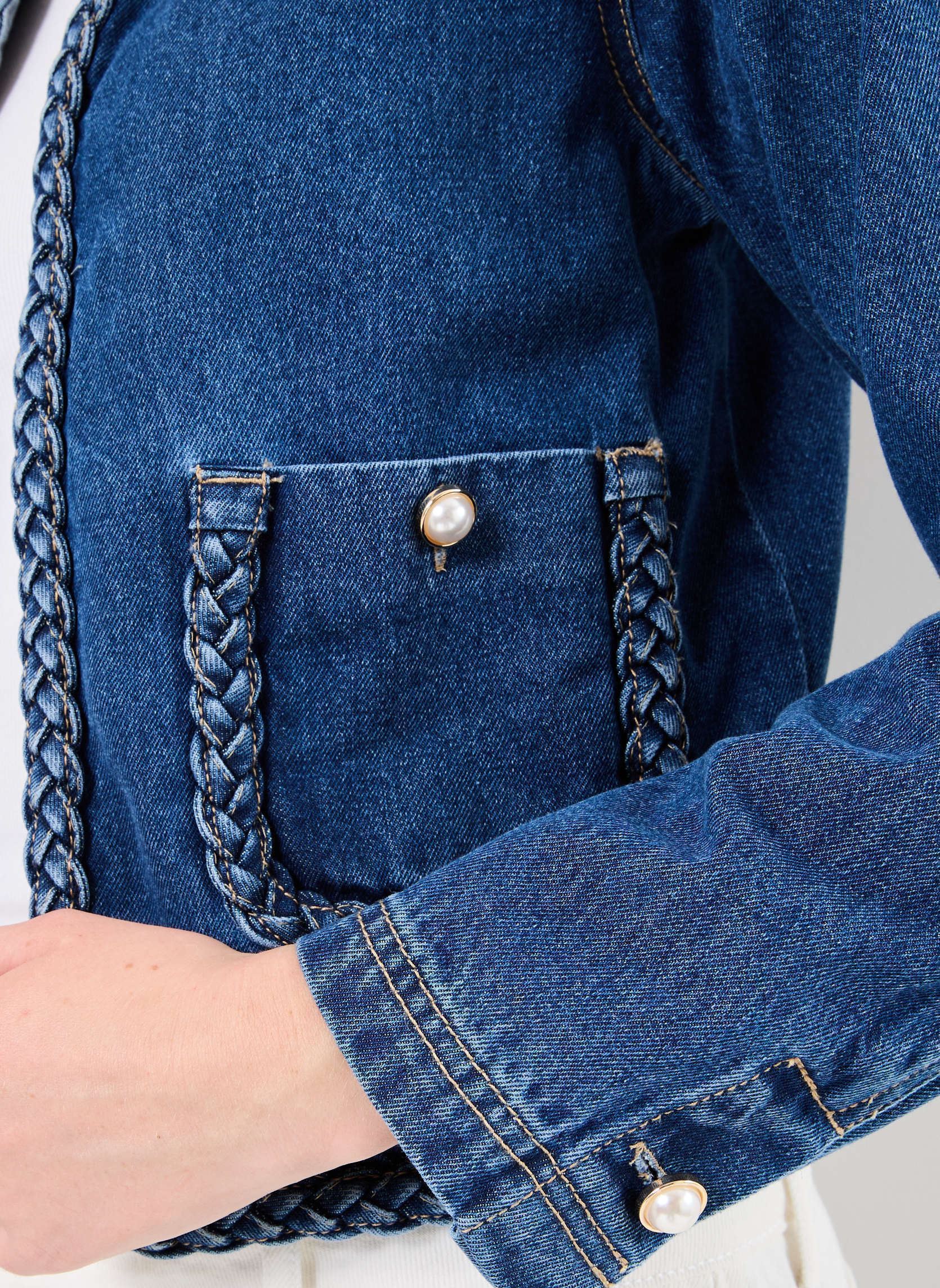 Vestes en jean VMHENRIETTE LS BRAIDED DENIM JACKET LCS femme bleu Vero Moda Vestes en jean VMHENRIETTE LS BRAIDED DENIM JACKET LCS femme bleu Light Blue Denim