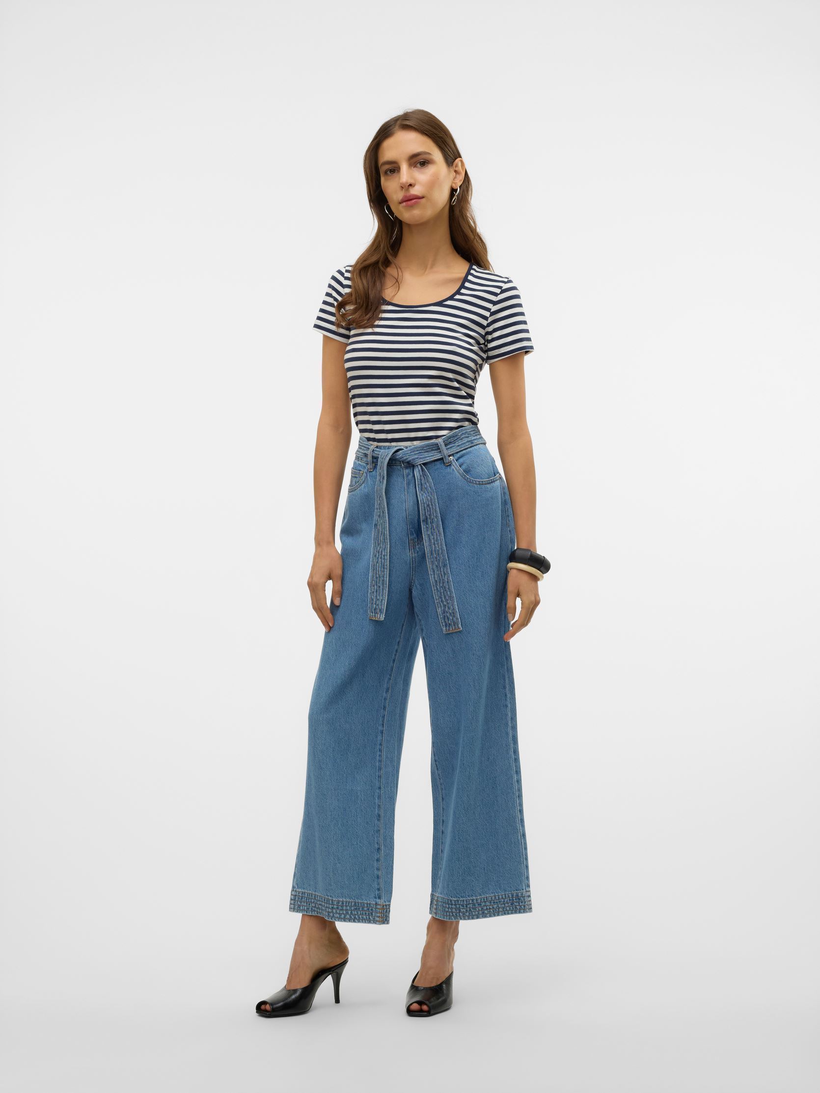 Vero Moda Ladies Jeans VMLORA HW SS BL WASH JEANS-K CURVE NOOS