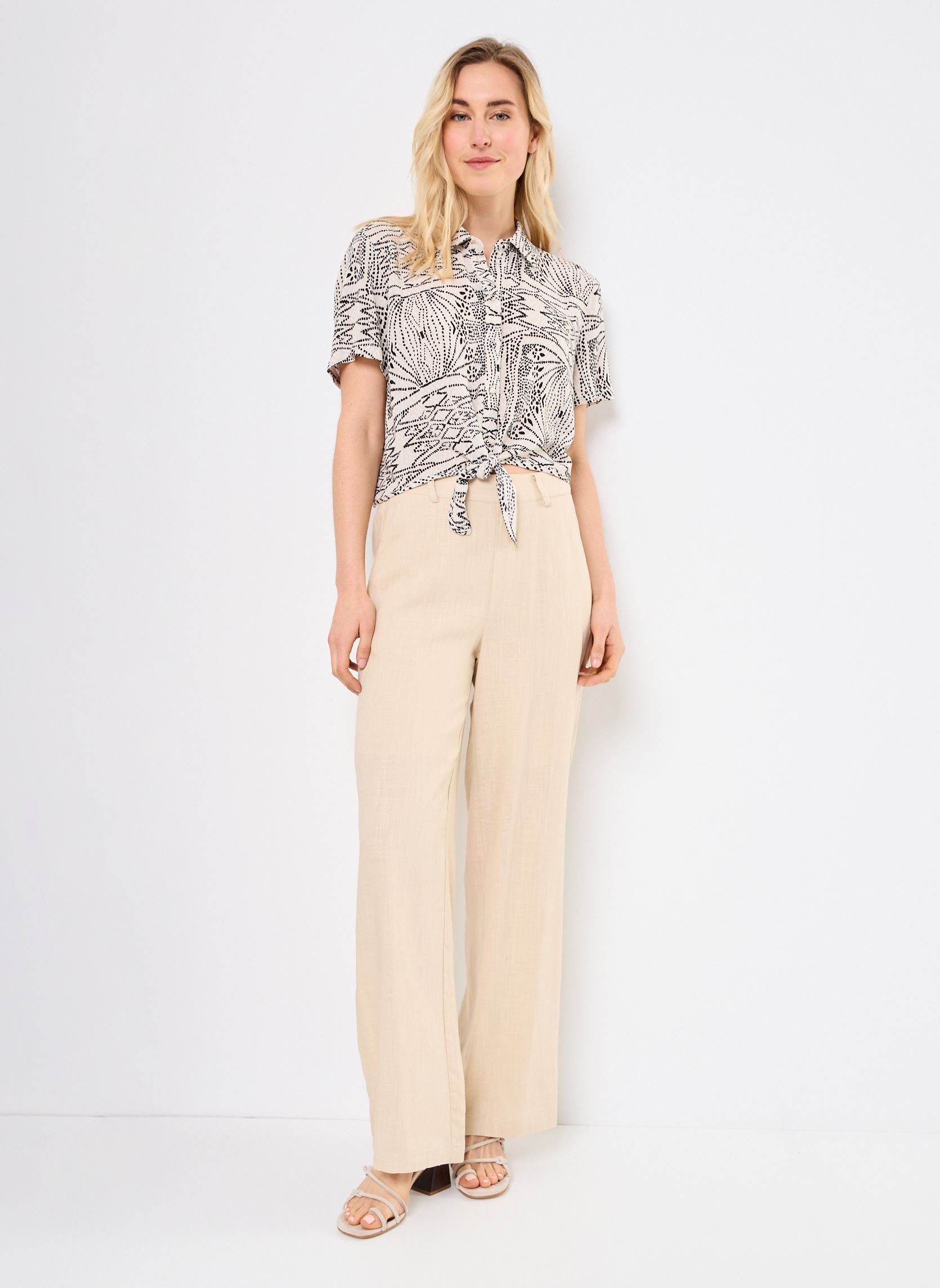 Chemises manches courtes VMMENNY TIE SS SHIRT WVN GA femme beige Vero Moda Chemises manches courtes VMMENNY TIE SS SHIRT WVN GA femme beige OATMEAL