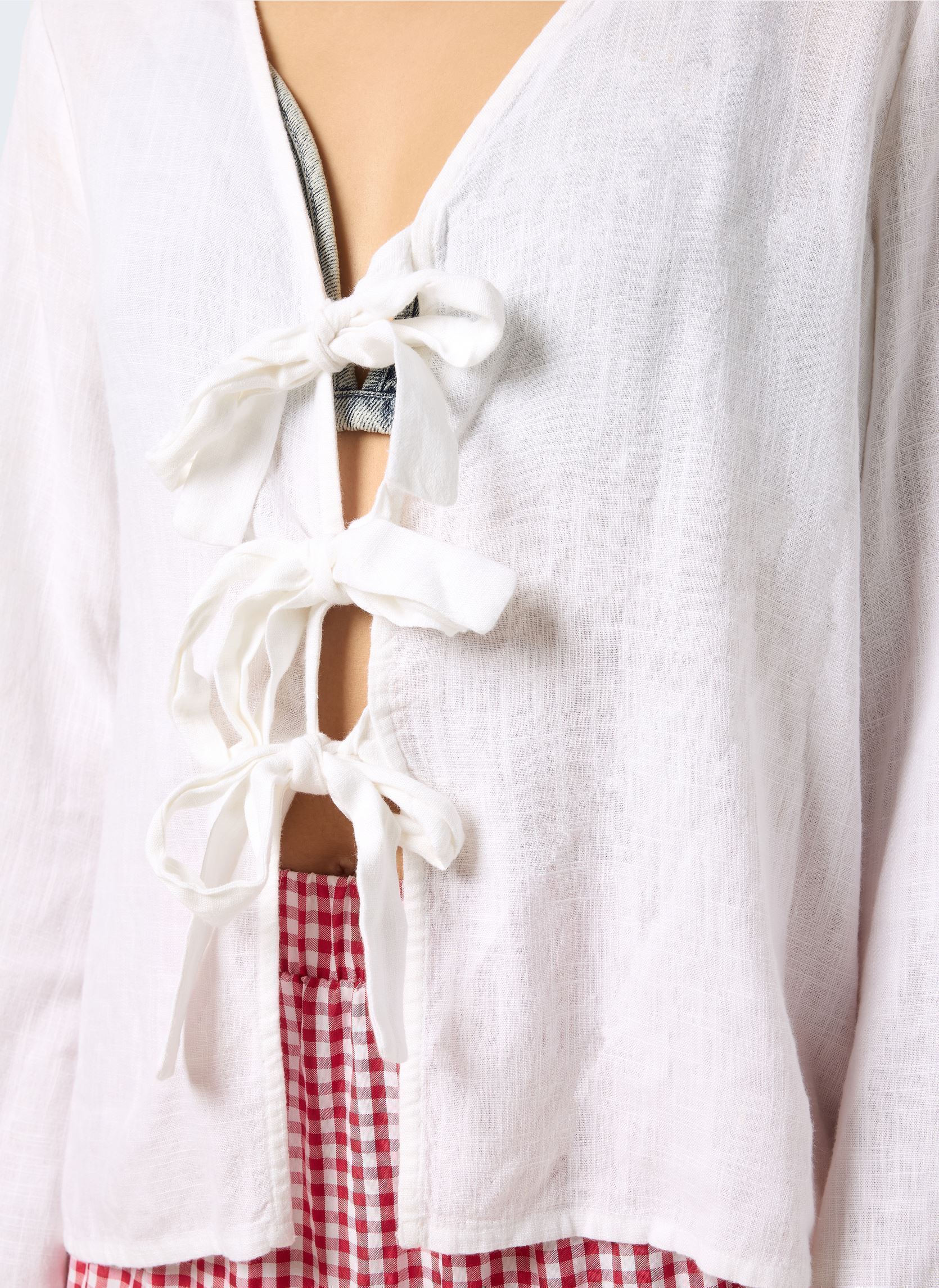 Blouses met lange mouwen NMLEILANI L/S V-NECK TIE BLOUSE WVN dames wit Noisy May Blouses met lange mouwen NMLEILANI L/S V-NECK TIE BLOUSE WVN dames wit Bright white