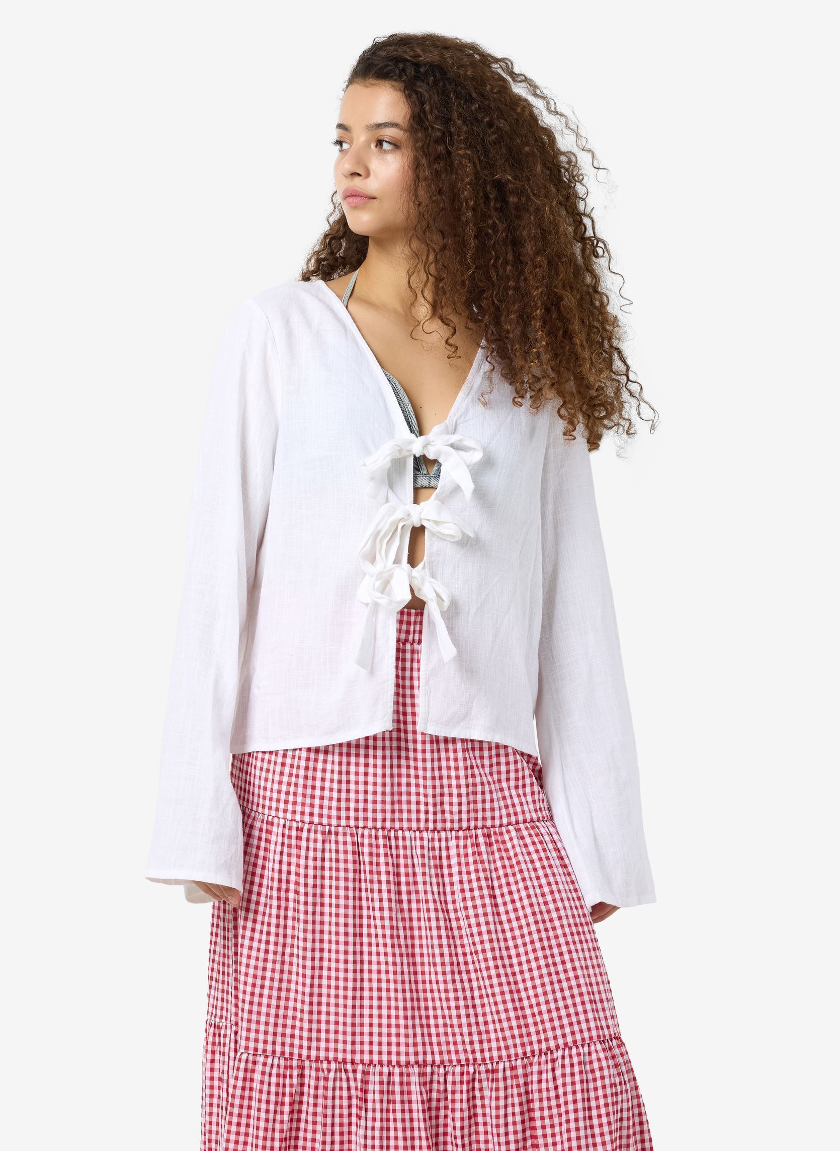 Blouses met lange mouwen NMLEILANI L/S V-NECK TIE BLOUSE WVN dames wit Noisy May Blouses met lange mouwen NMLEILANI L/S V-NECK TIE BLOUSE WVN dames wit Bright white