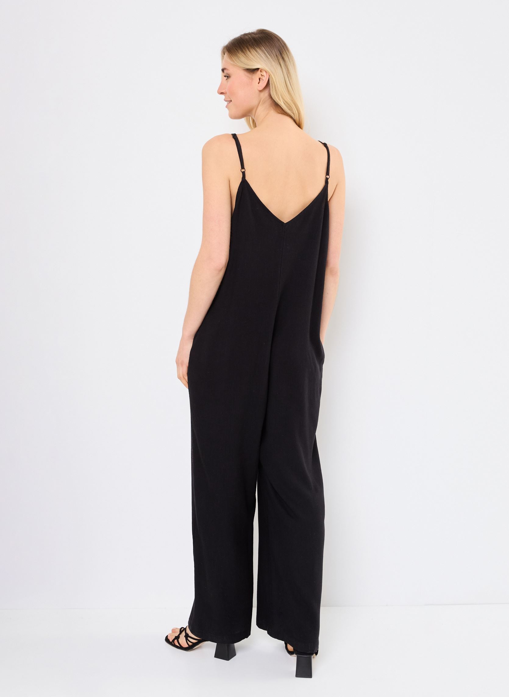 Broekpakken NMLEILANI S/L LONG JUMPSUIT WVN dames zwart Noisy May Broekpakken NMLEILANI S/L LONG JUMPSUIT WVN dames zwart Black