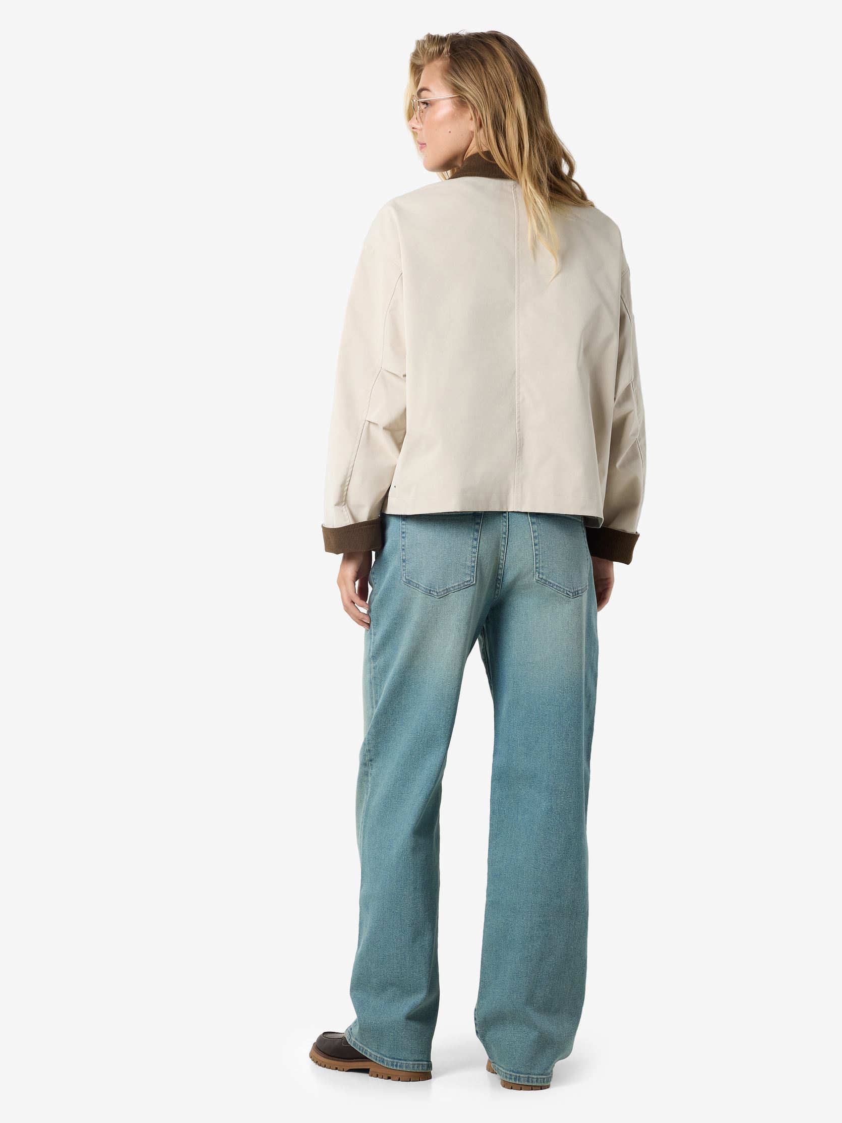 Vestes NMNORA CORDUROY COLLAR JACKET DD femme gris Noisy May Vestes NMNORA CORDUROY COLLAR JACKET DD femme gris SILVER LINING
