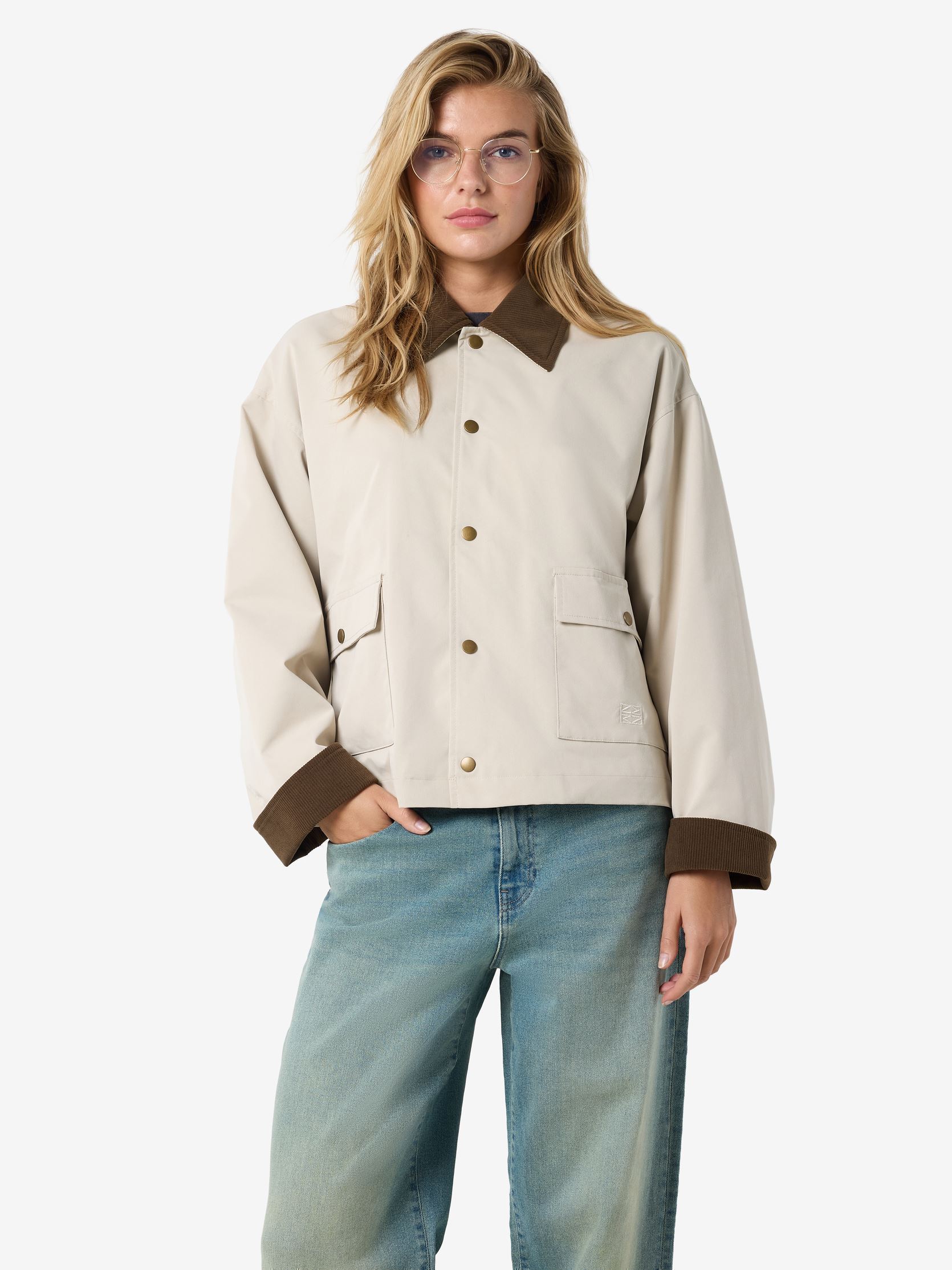 Vestes NMNORA CORDUROY COLLAR JACKET DD femme gris Noisy May Vestes NMNORA CORDUROY COLLAR JACKET DD femme gris SILVER LINING