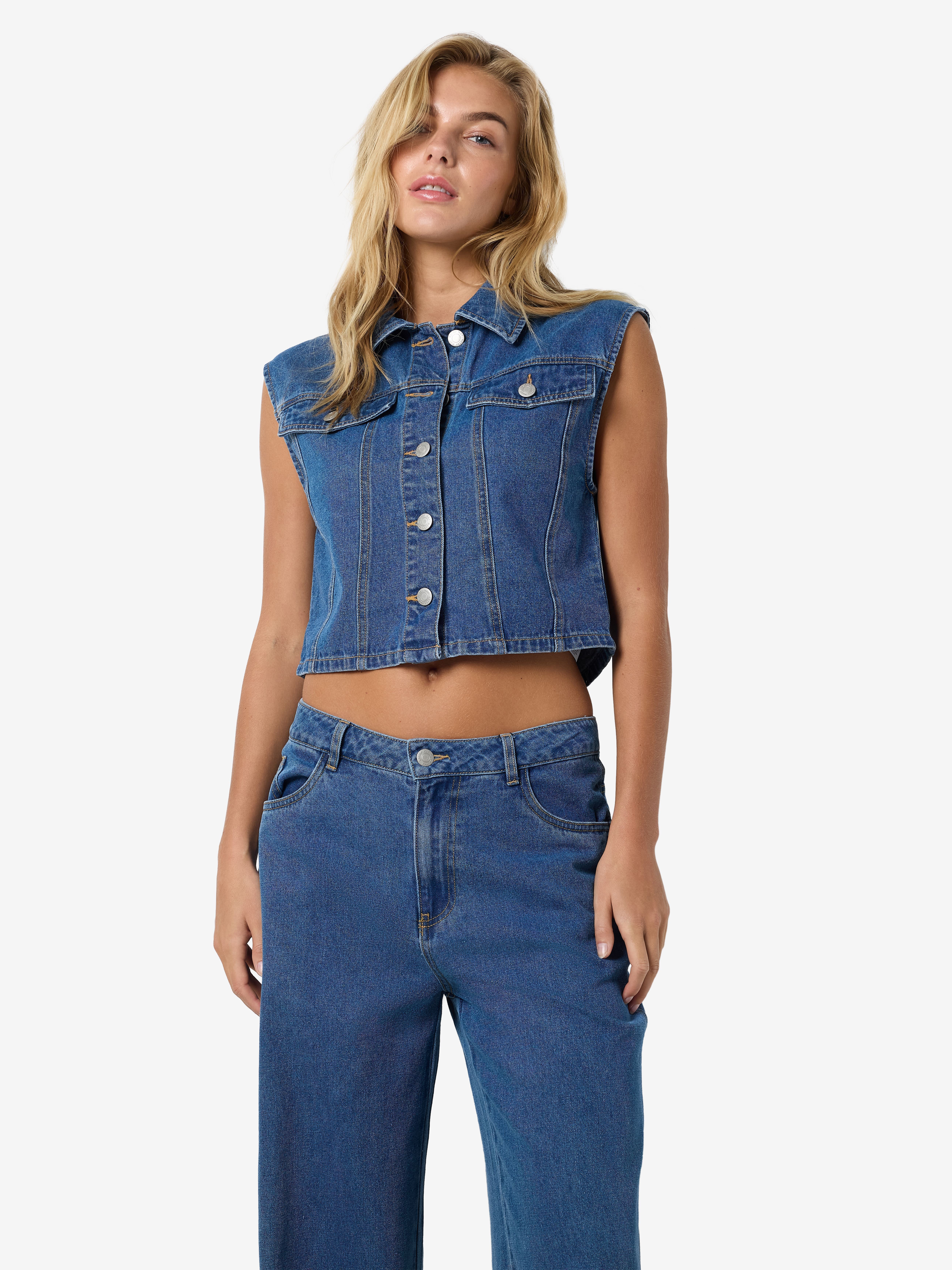Gilets NMROBIE REGULAR CROP VEST BS007MB femme bleu Noisy May Gilets NMROBIE REGULAR CROP VEST BS007MB femme bleu Medium Blue Denim