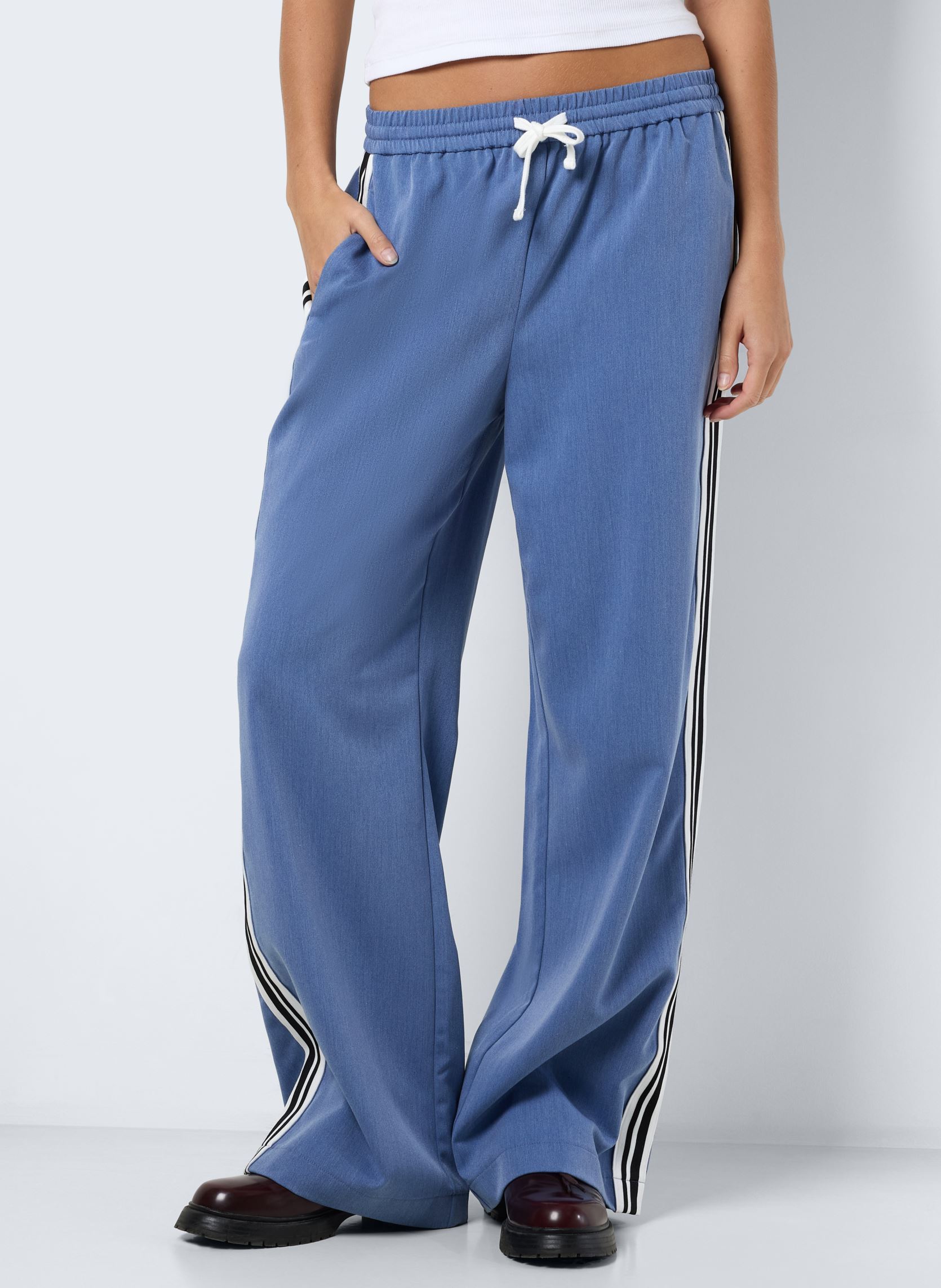 Bas de jogging NMJESS NW LOOSE PANT femme bleu Noisy May Bas de jogging NMJESS NW LOOSE PANT femme bleu DUTCH BLUE